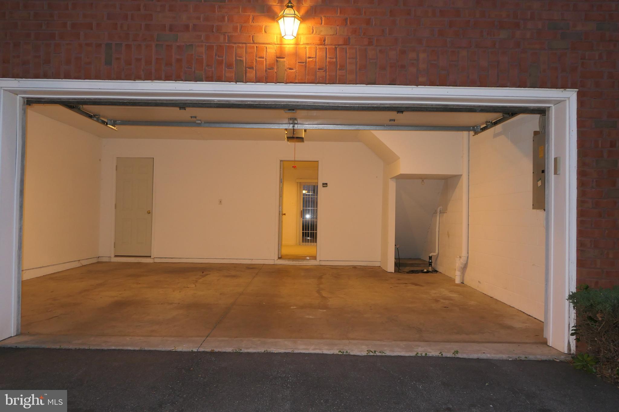 GOLDSBOROUGH MANOR - Residential Lease