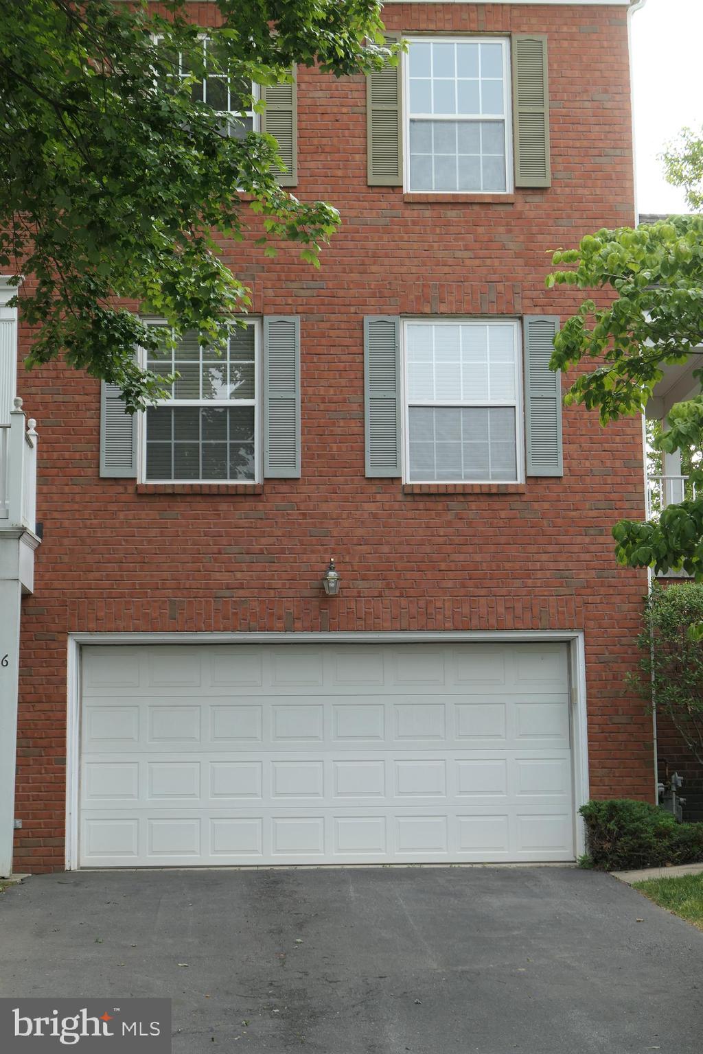 GOLDSBOROUGH MANOR - Residential Lease