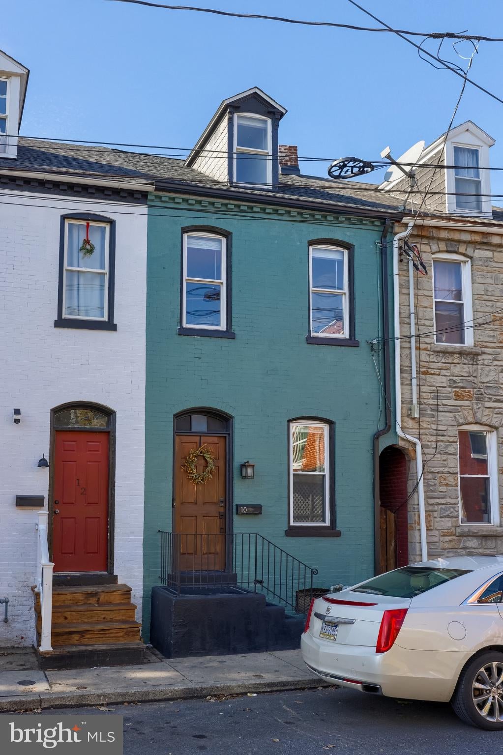 10 LOCUST STREET