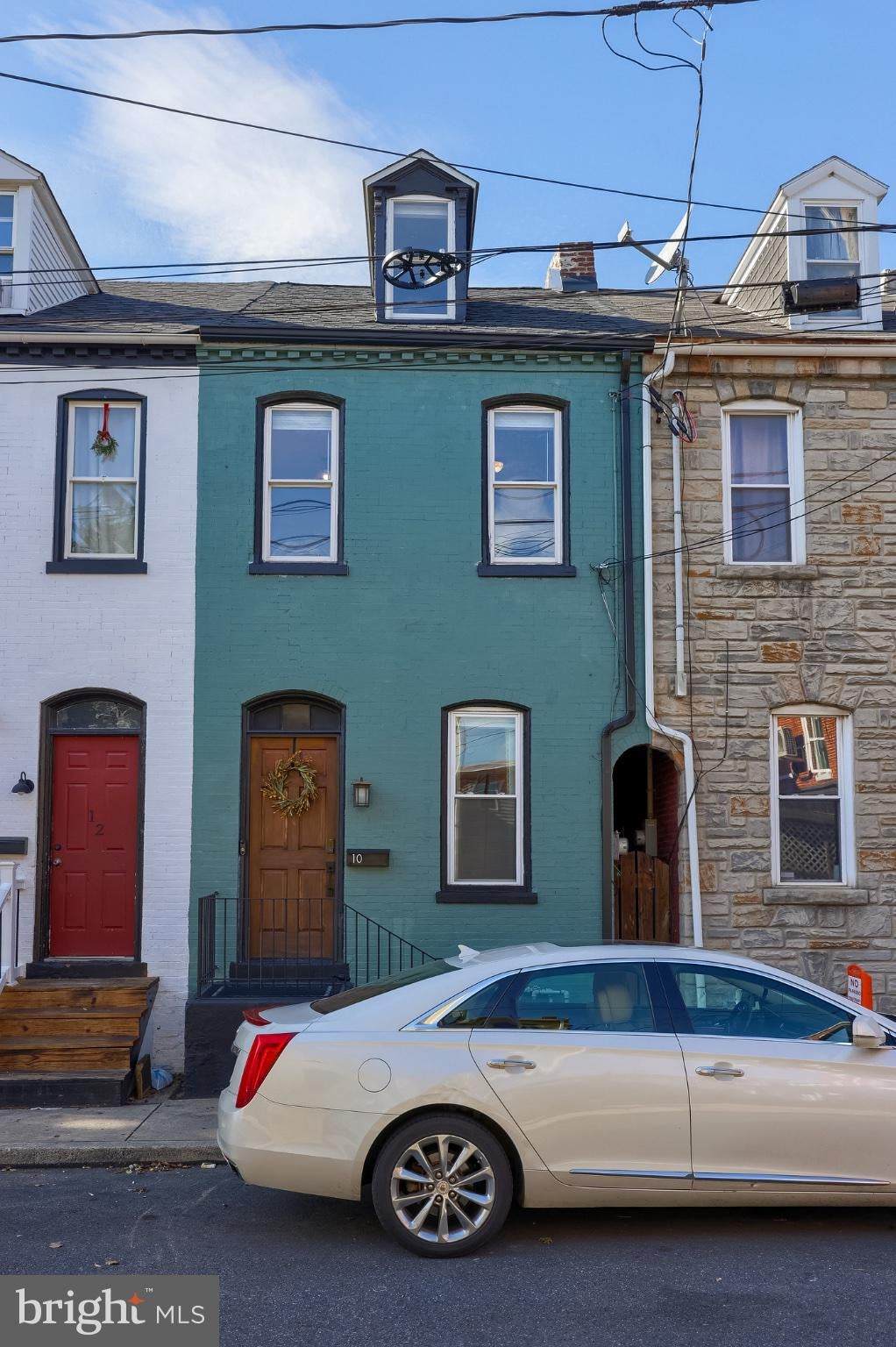 10 LOCUST STREET