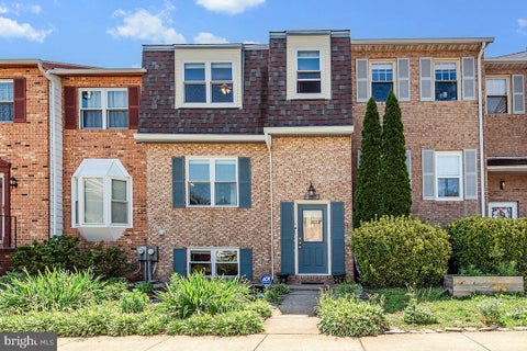 Townhouse For Sale - 2432 Vineyard Lane<br/> CROFTON, MD 21114