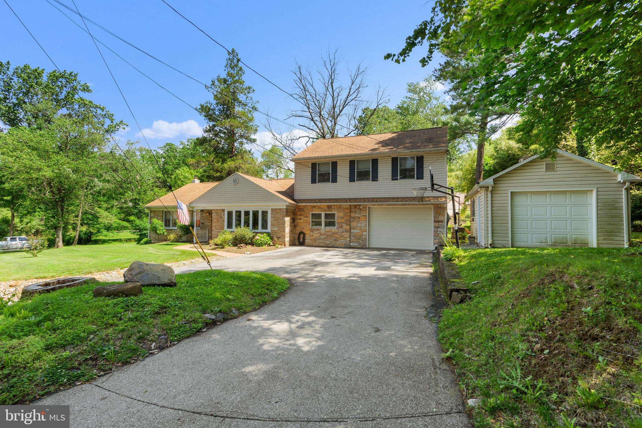 1403 MANLEY ROAD