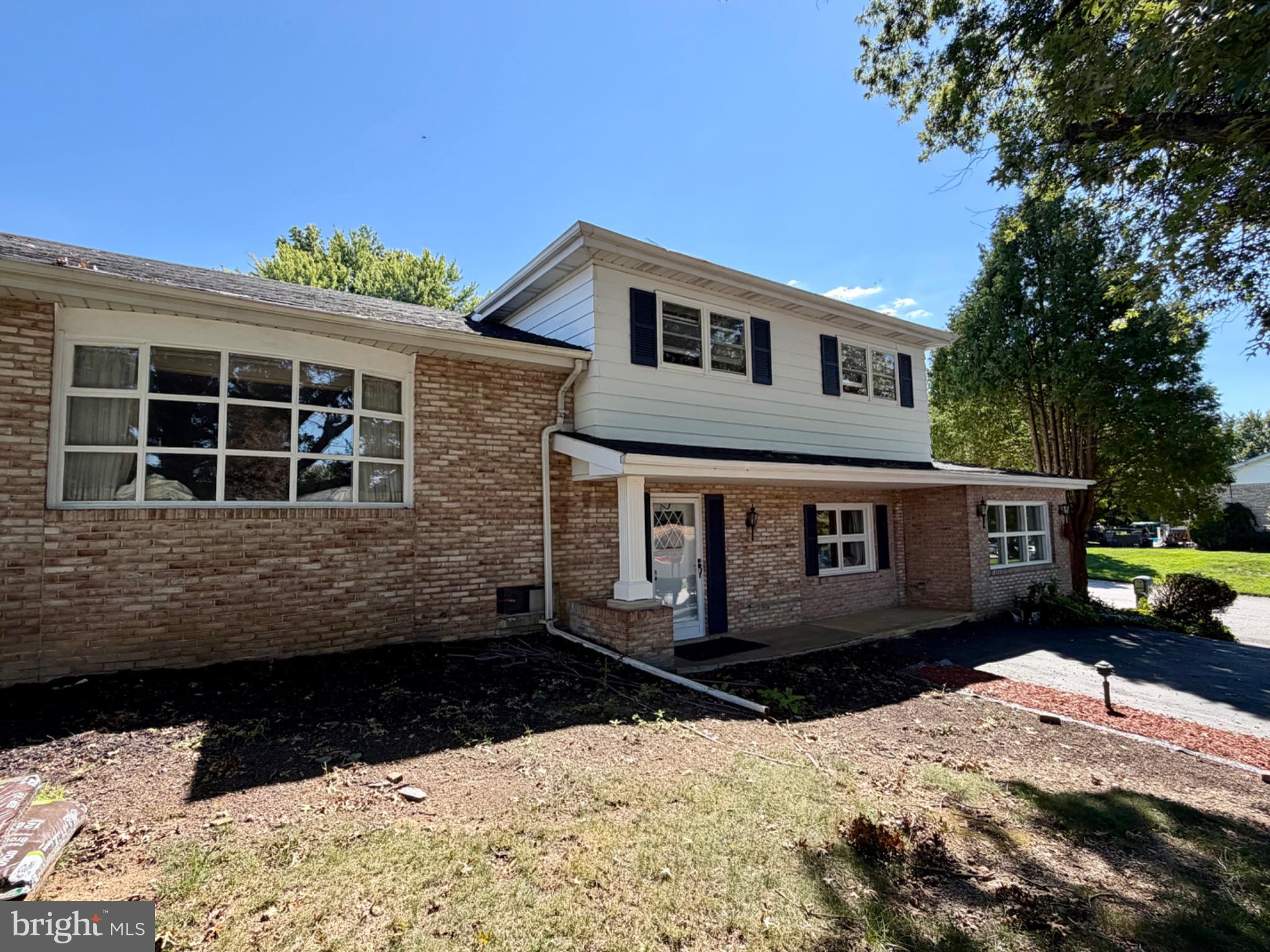60 CRESTWOOD