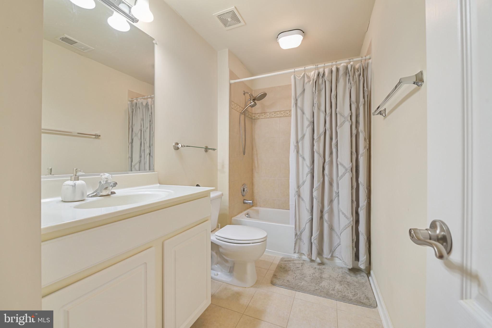 LEESBOROUGH - Residential