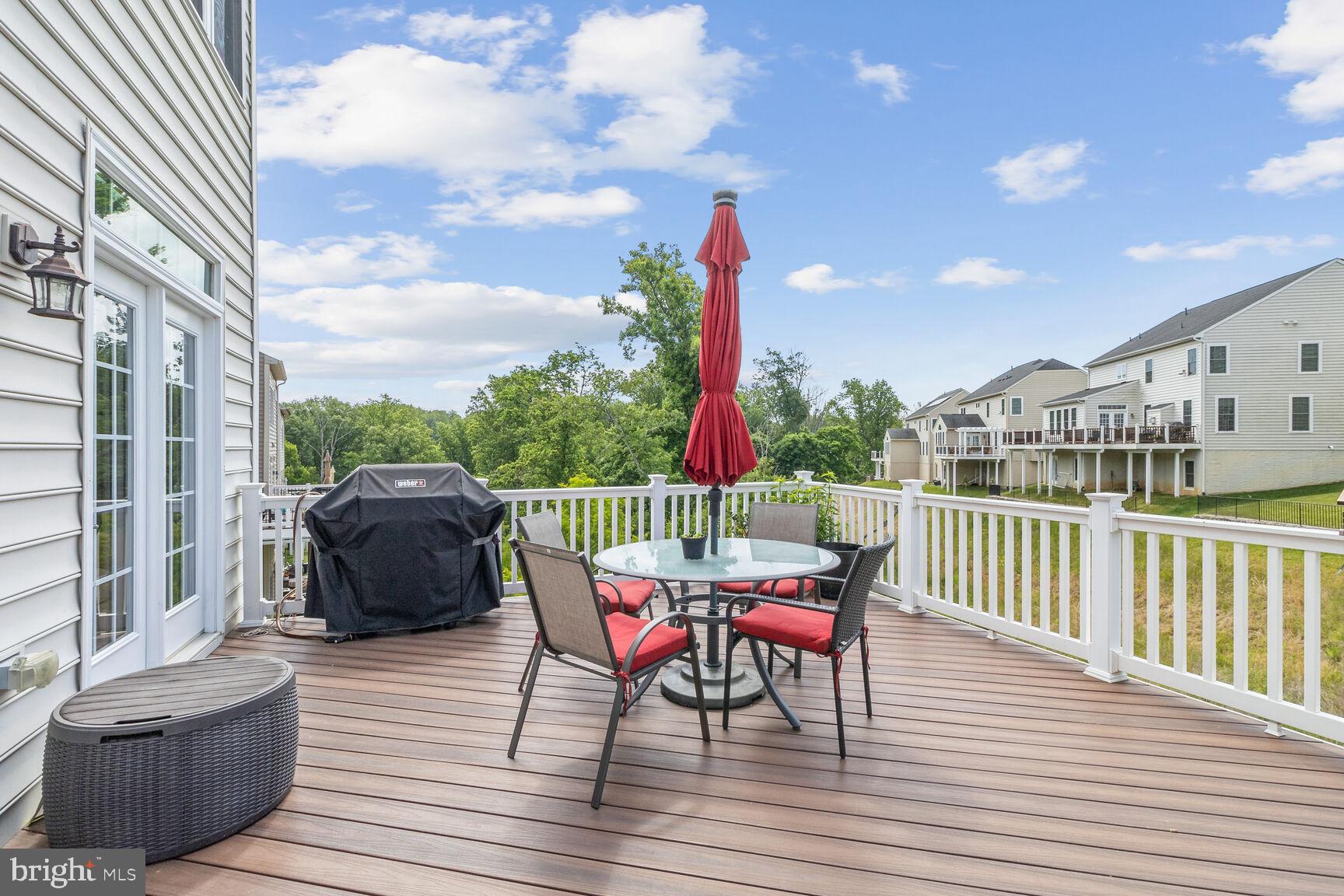 AUTUMN RIVER - Residential