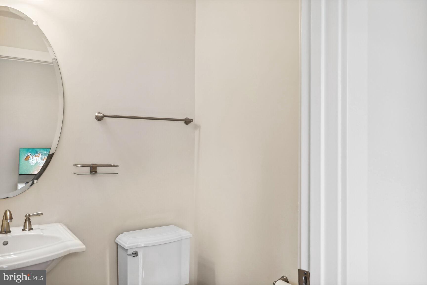 AUTUMN RIVER - Residential