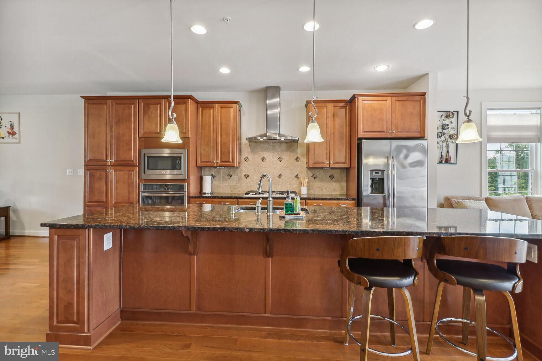 AUTUMN RIVER - Residential