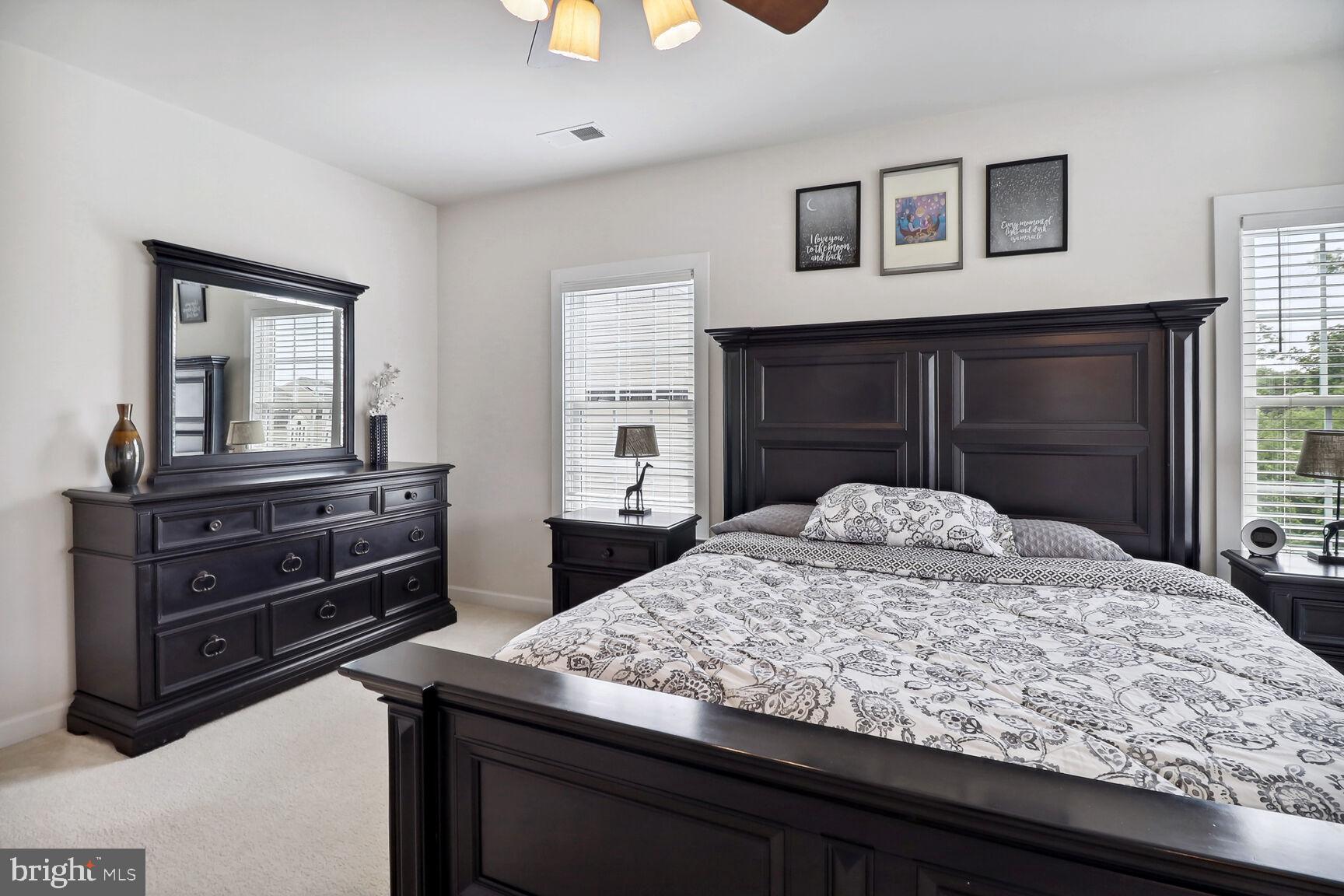 AUTUMN RIVER - Residential