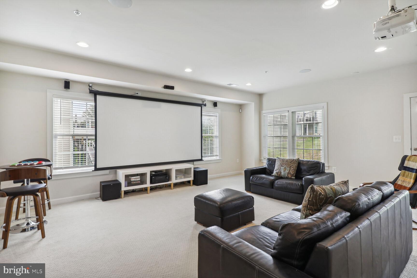 AUTUMN RIVER - Residential