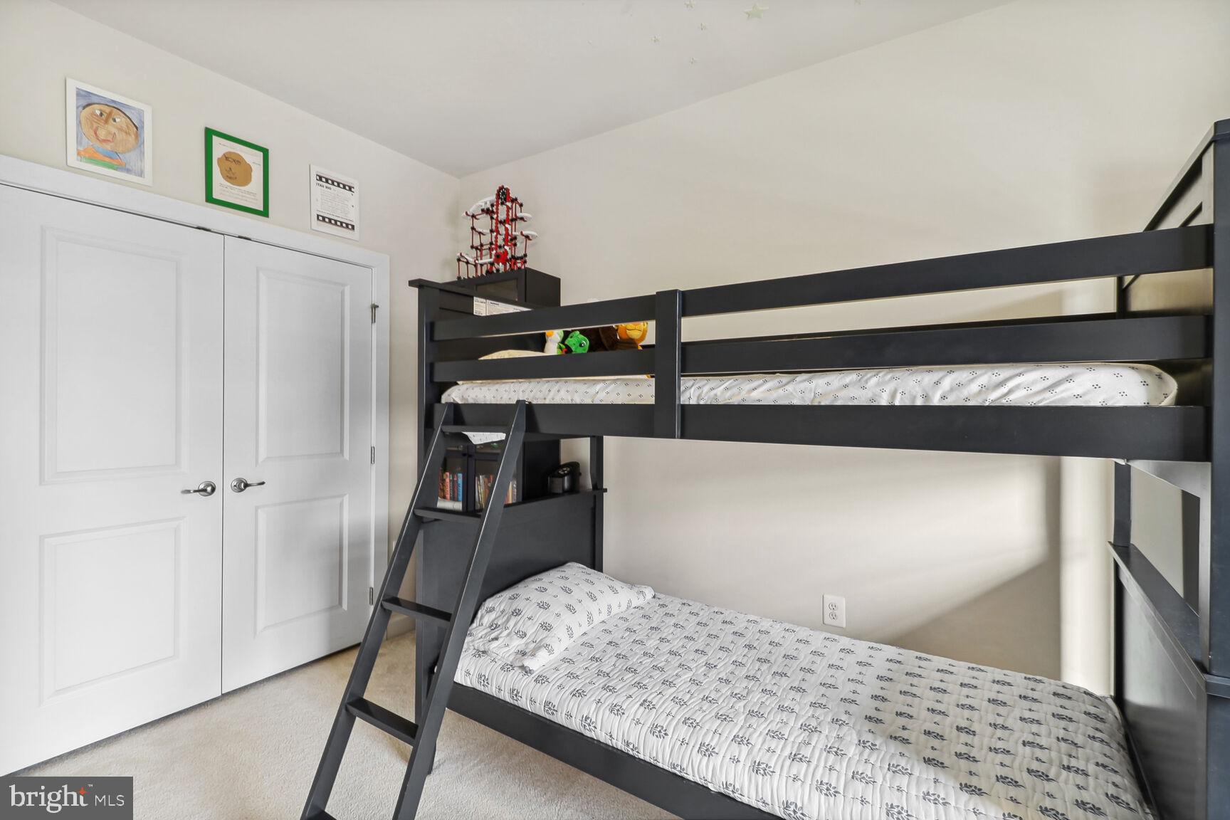 AUTUMN RIVER - Residential