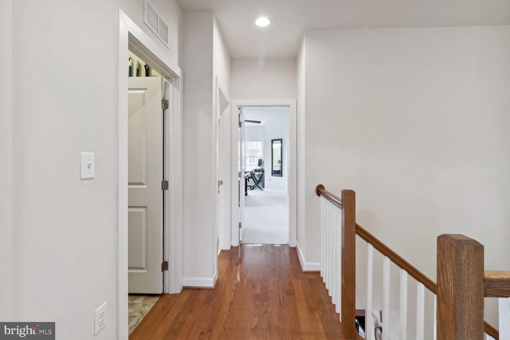 AUTUMN RIVER - Residential