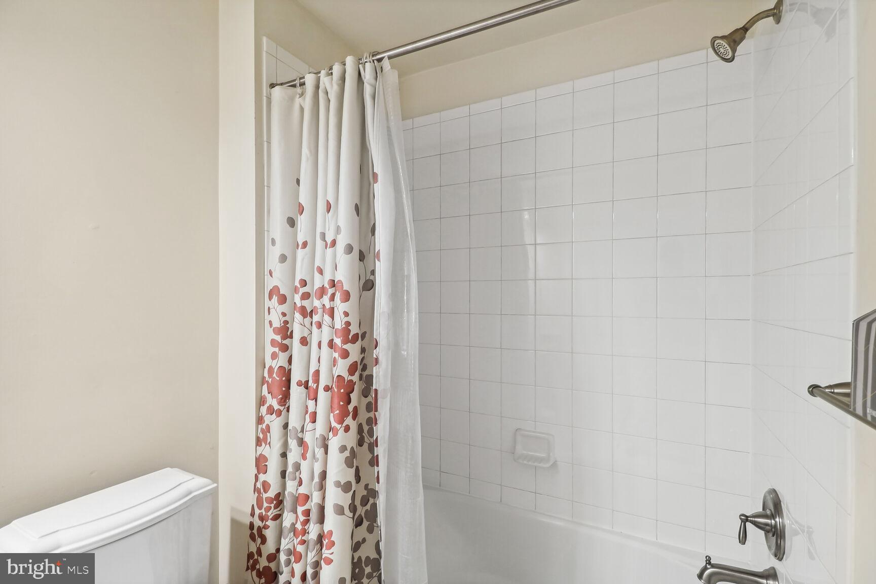 AUTUMN RIVER - Residential