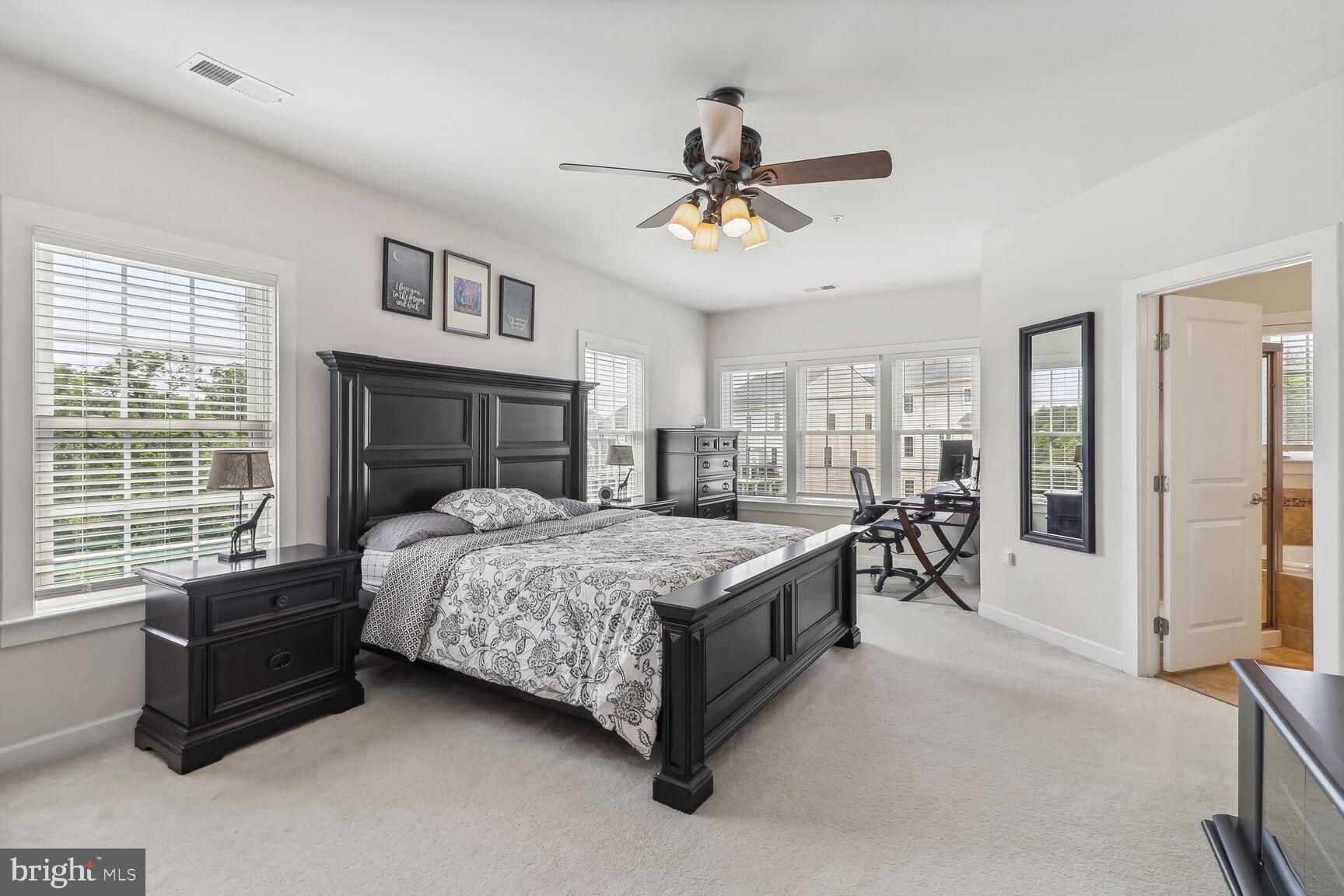 AUTUMN RIVER - Residential