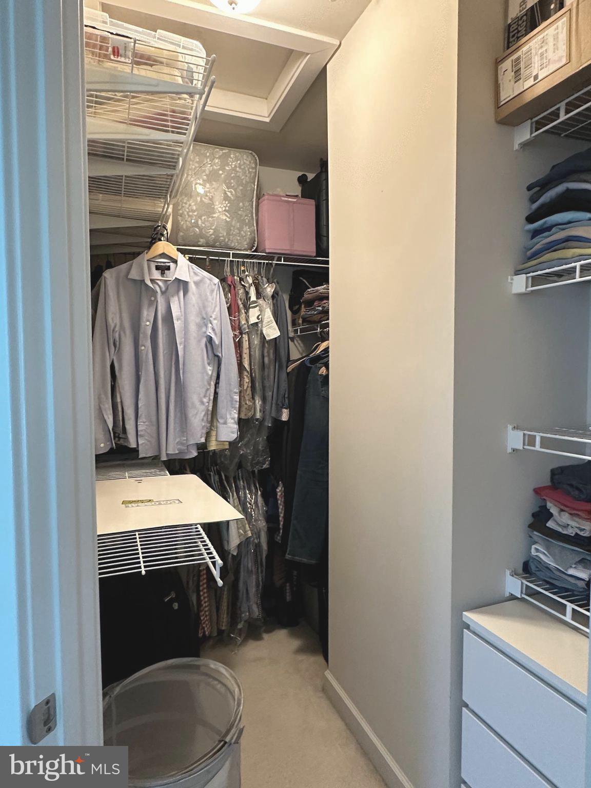 AUTUMN RIVER - Residential