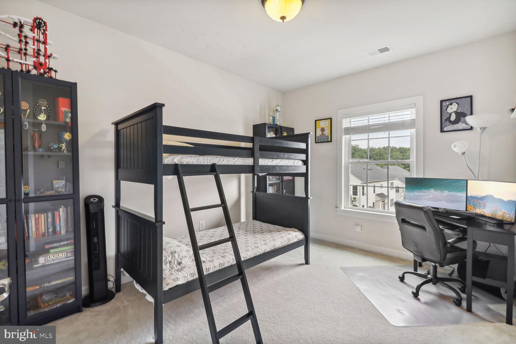 AUTUMN RIVER - Residential