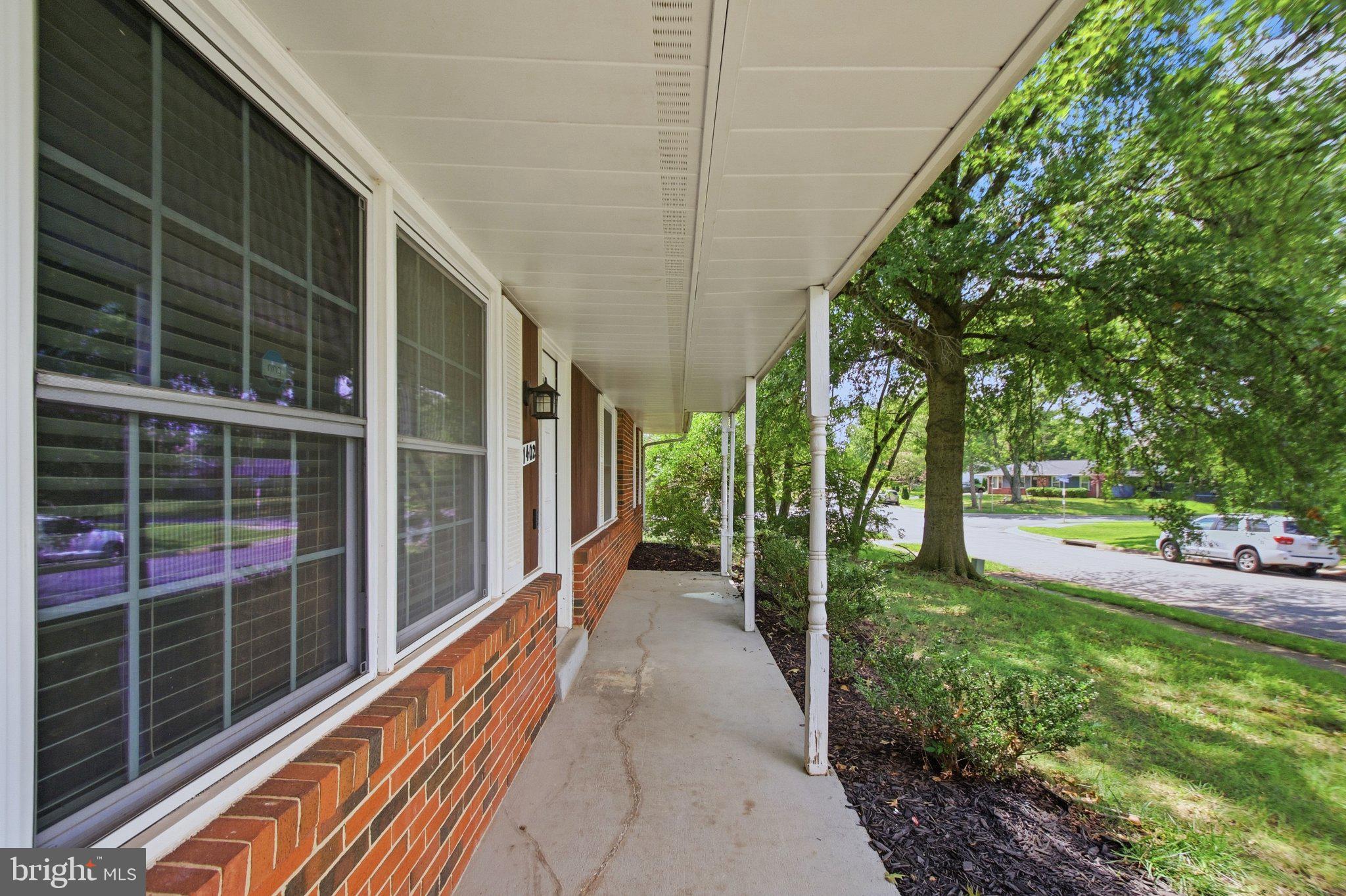 1402 N AMELIA STREET