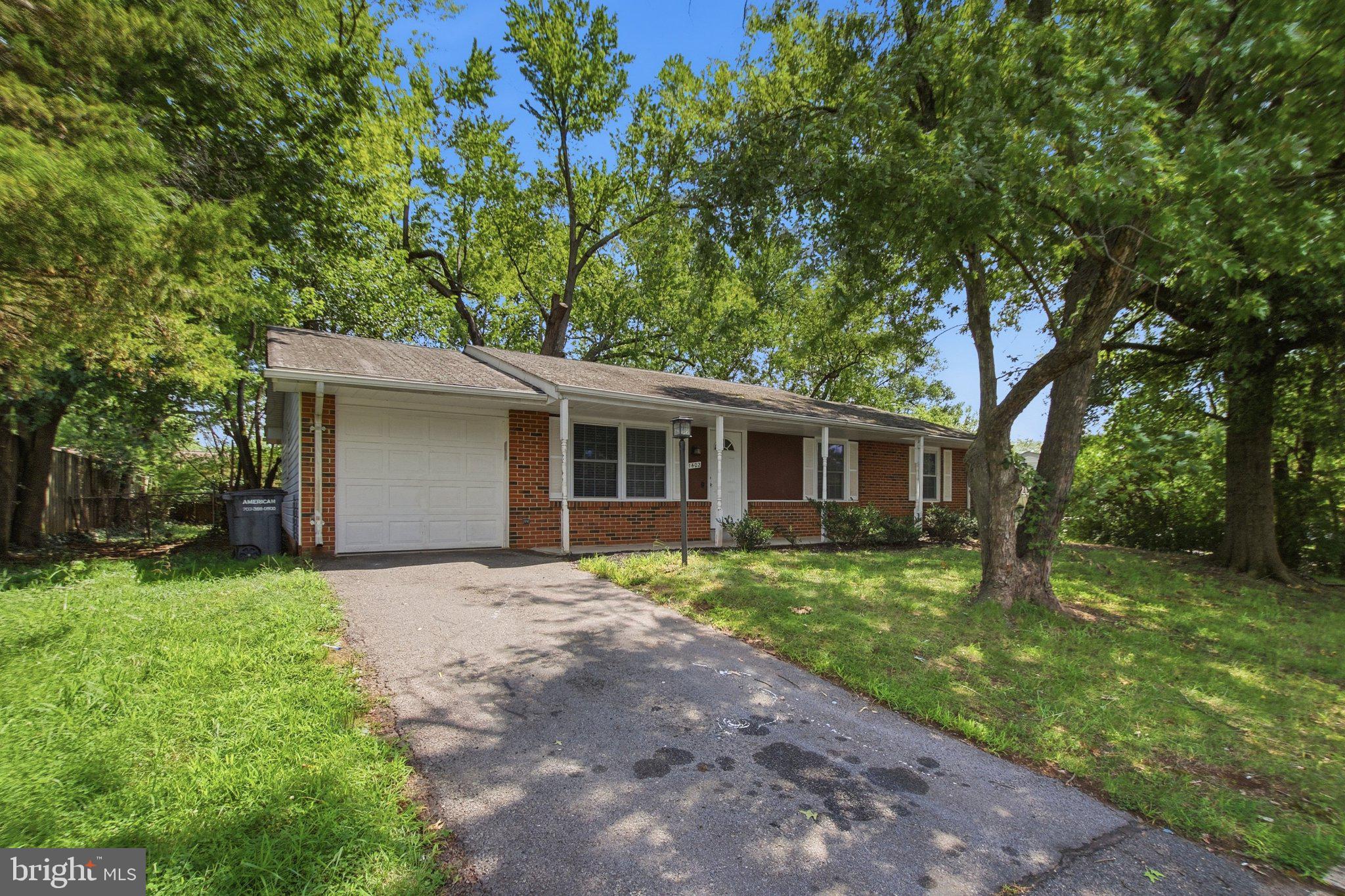 1402 N AMELIA STREET