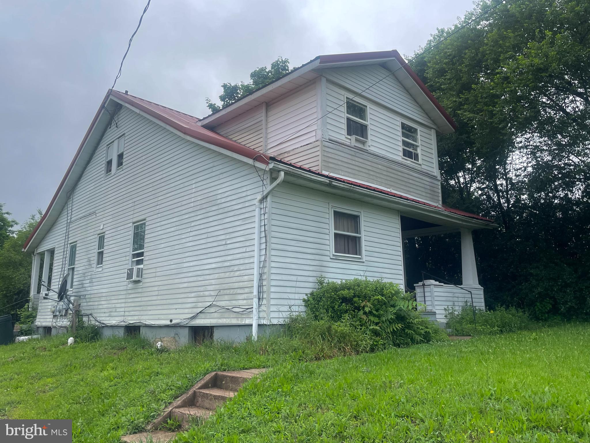 Turn-key investment property on an acre lot with long-term tenancy and property management in place! Nestled in the outskirts of city limits, this property is close to the hospital as well as many dining and shopping locations! This property is a must see!