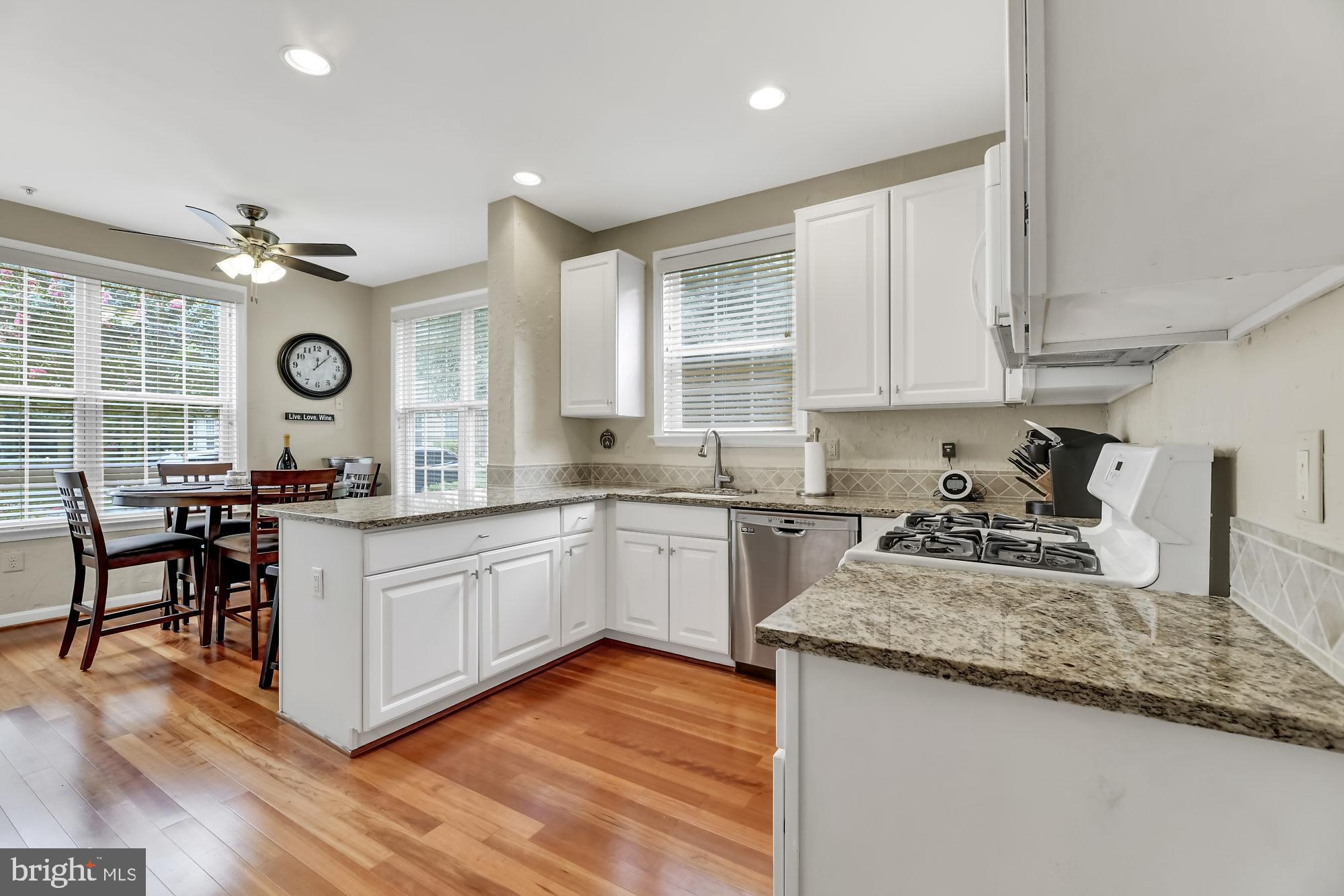 GREY ROCK VILLAS - Residential