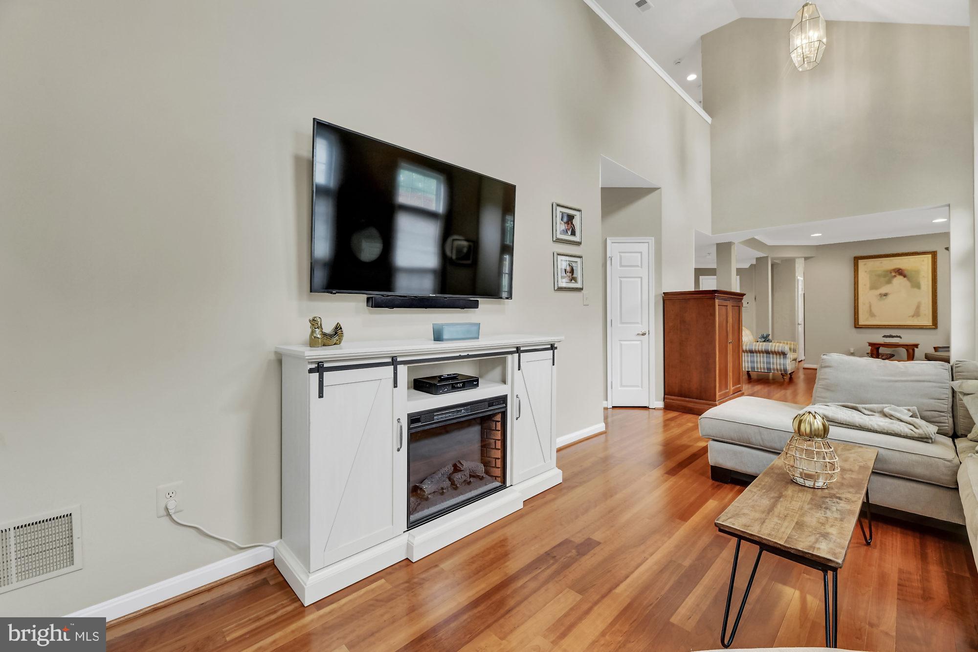 GREY ROCK VILLAS - Residential