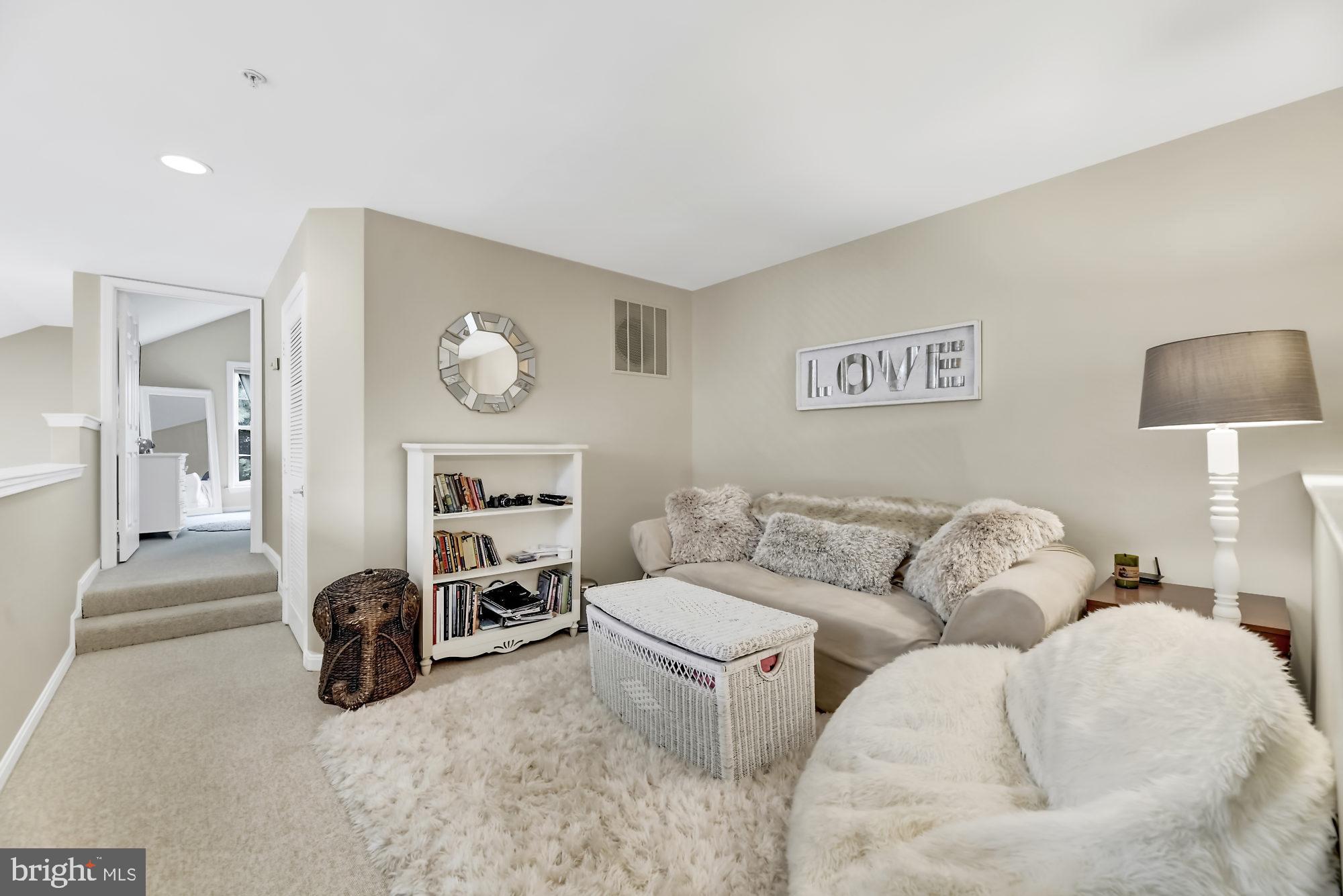 GREY ROCK VILLAS - Residential