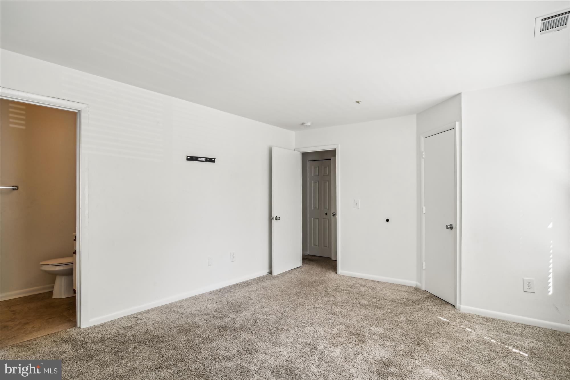 ANNAPOLIS OVERLOOK - Residential