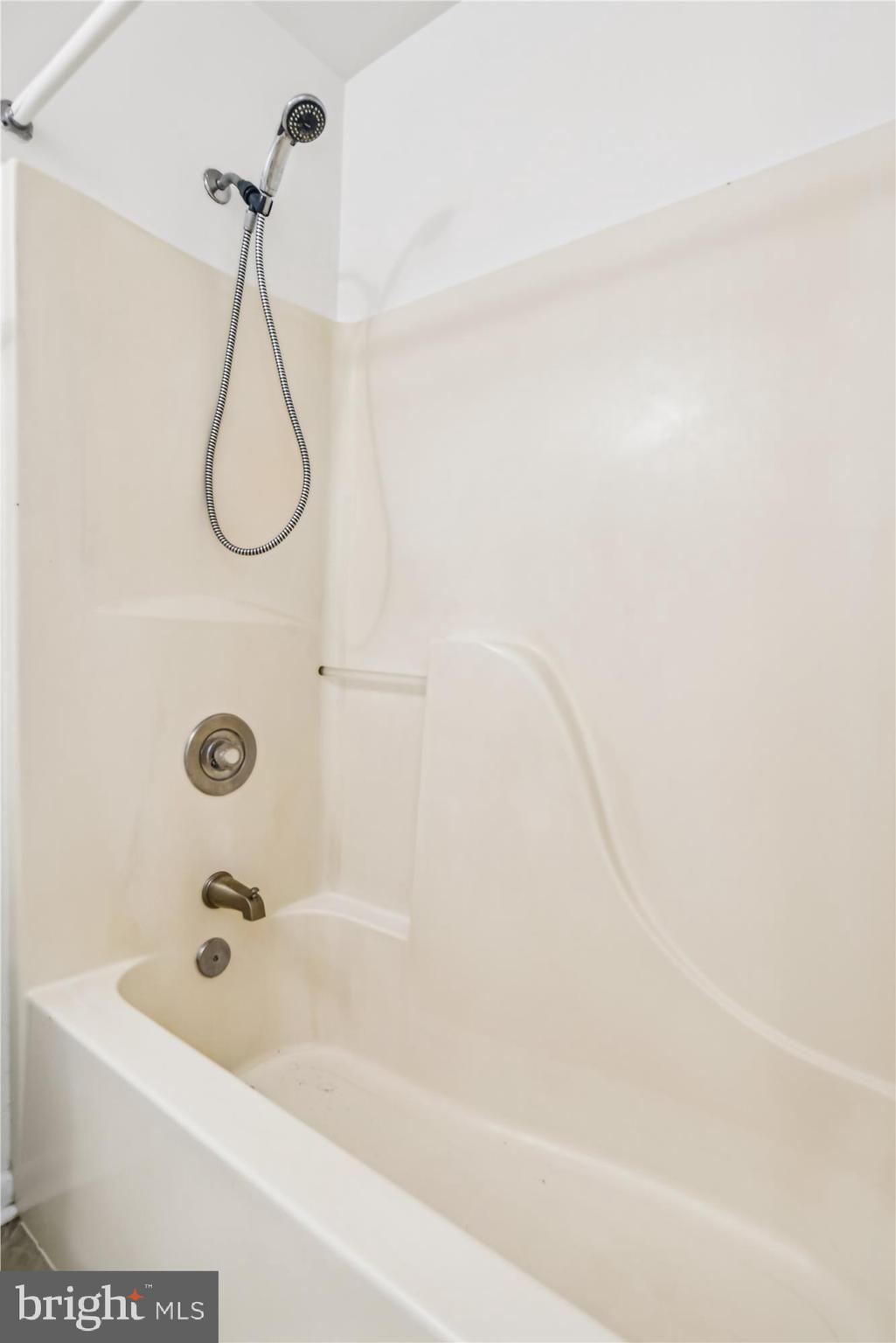 ANNAPOLIS OVERLOOK - Residential