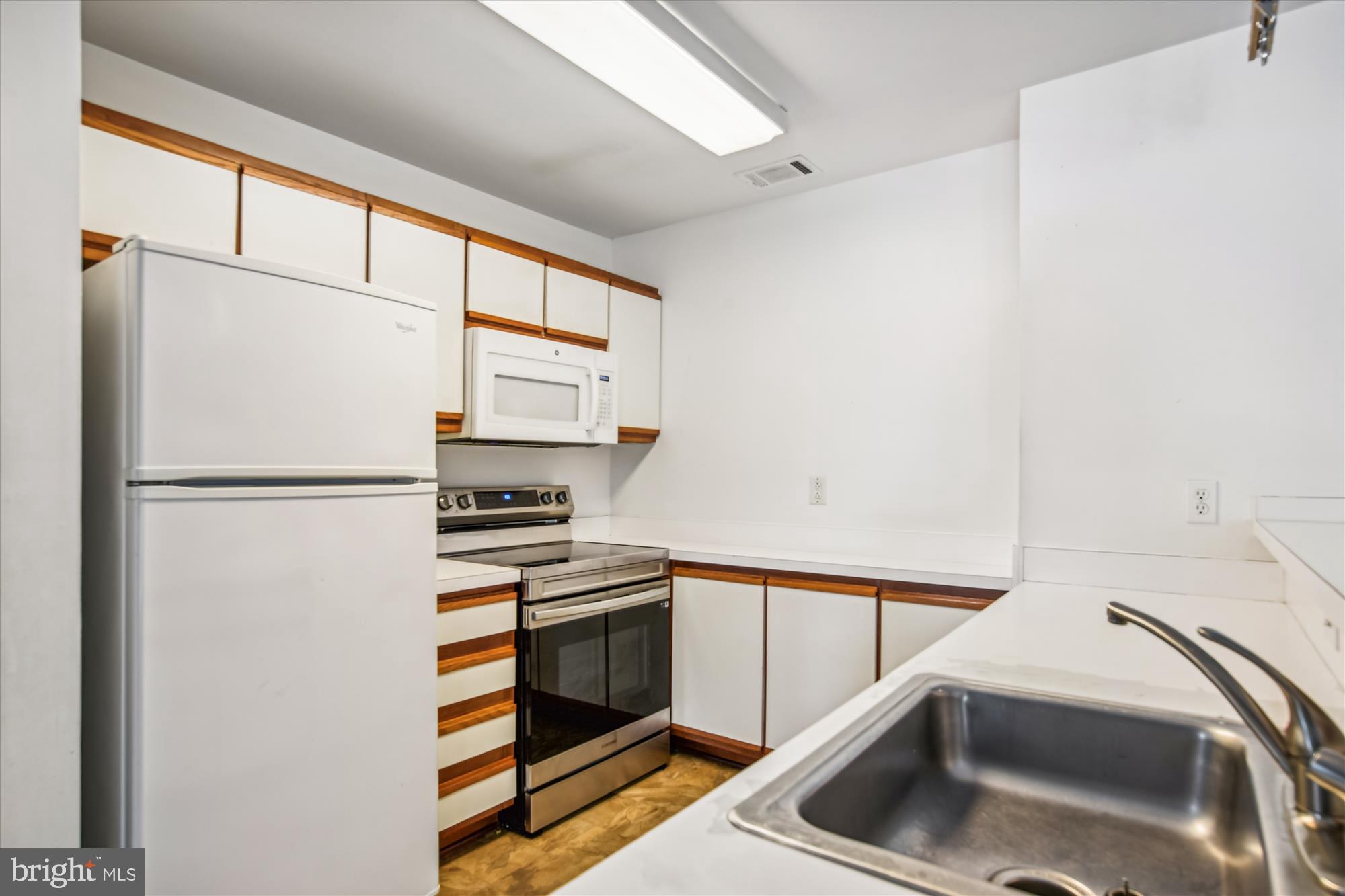 ANNAPOLIS OVERLOOK - Residential