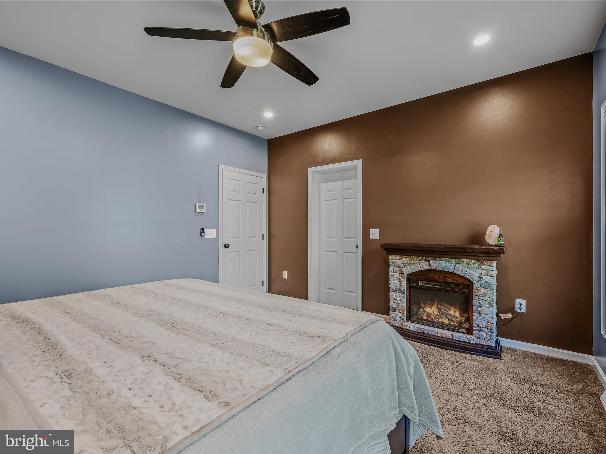 CROSSINGS ON THE POTOMAC - Residential