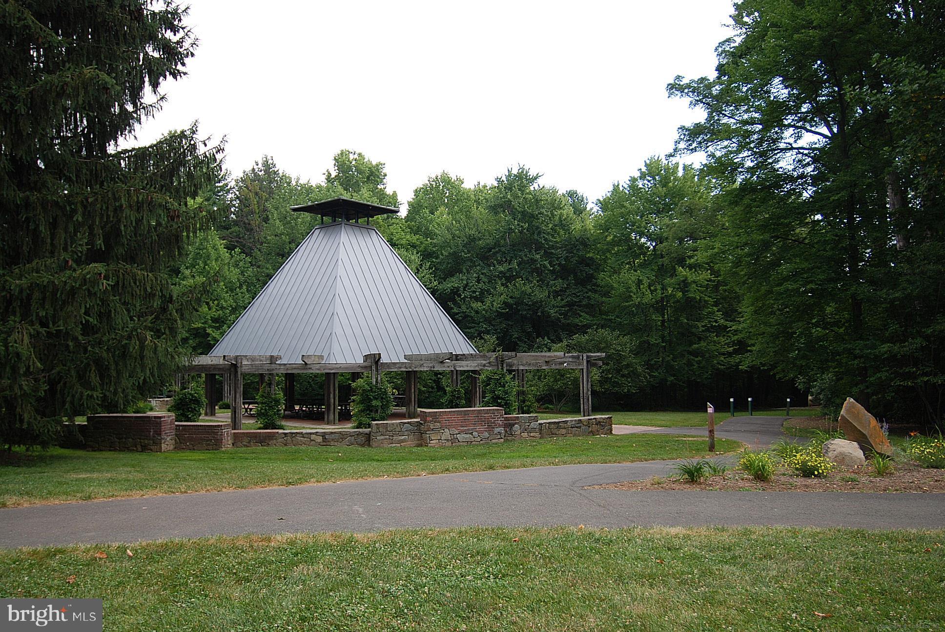 BALDWIN GROVE - Residential