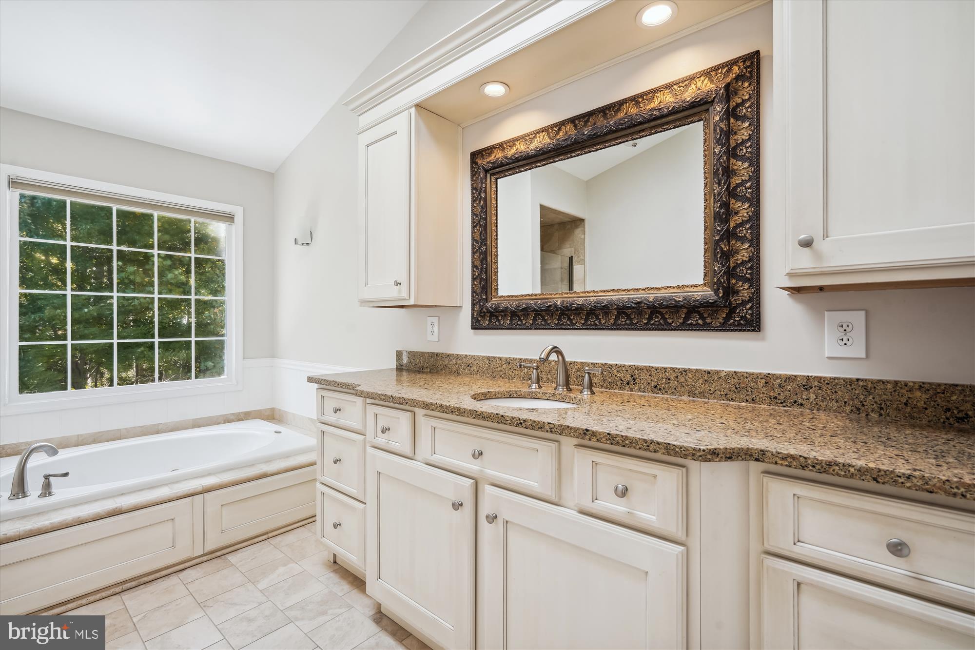 BALDWIN GROVE - Residential