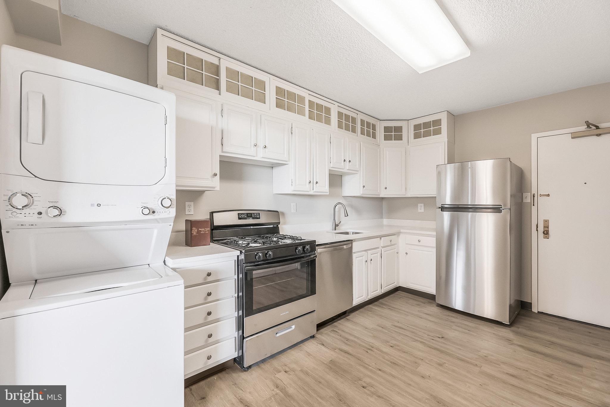 SKYLINE PLAZA - Residential