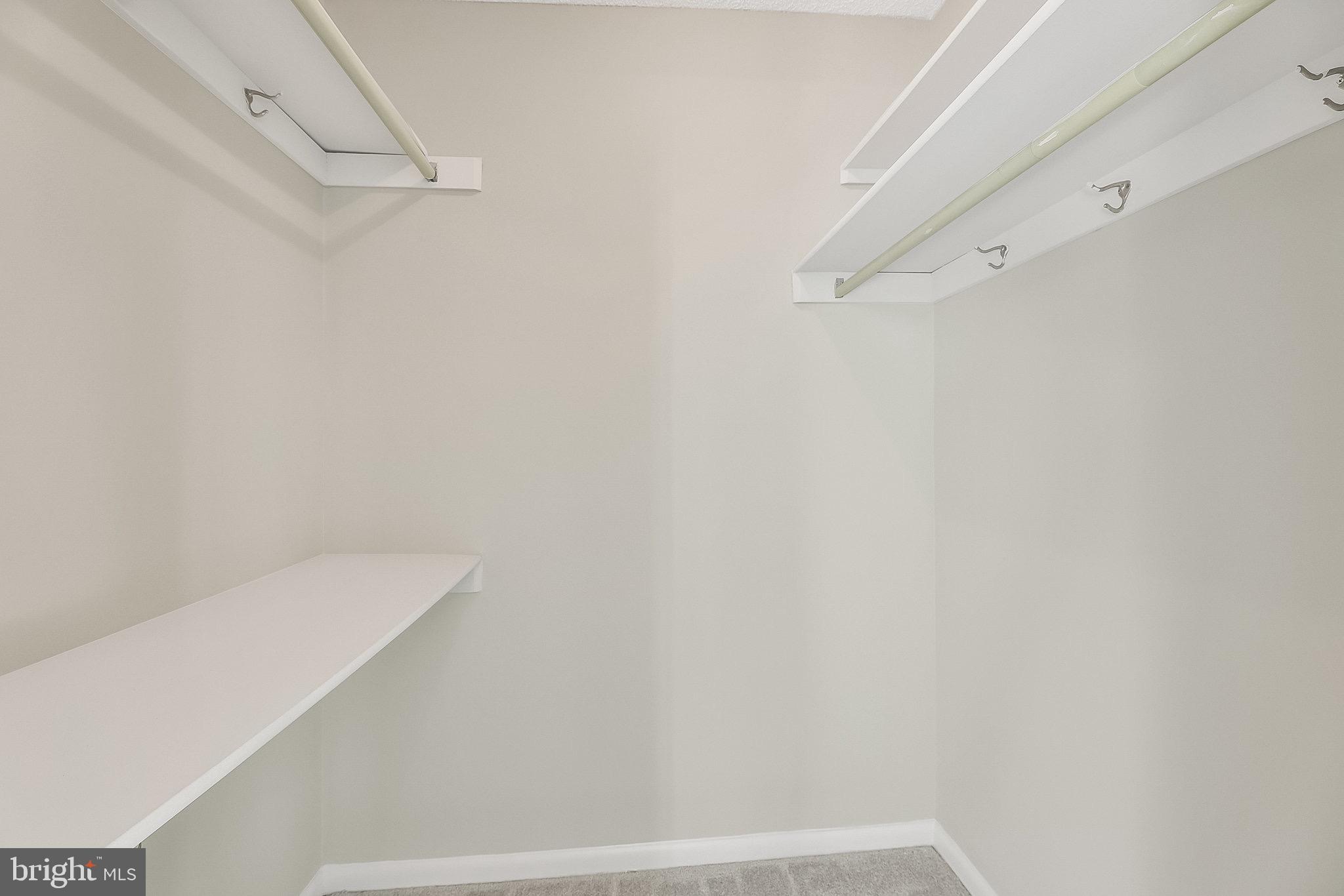 SKYLINE PLAZA - Residential