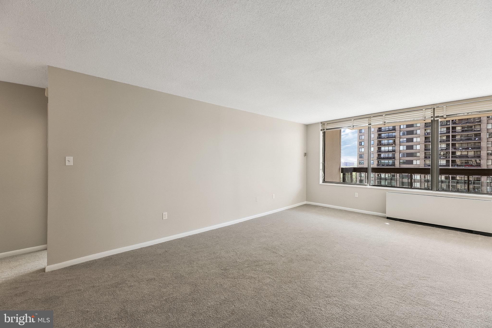 SKYLINE PLAZA - Residential