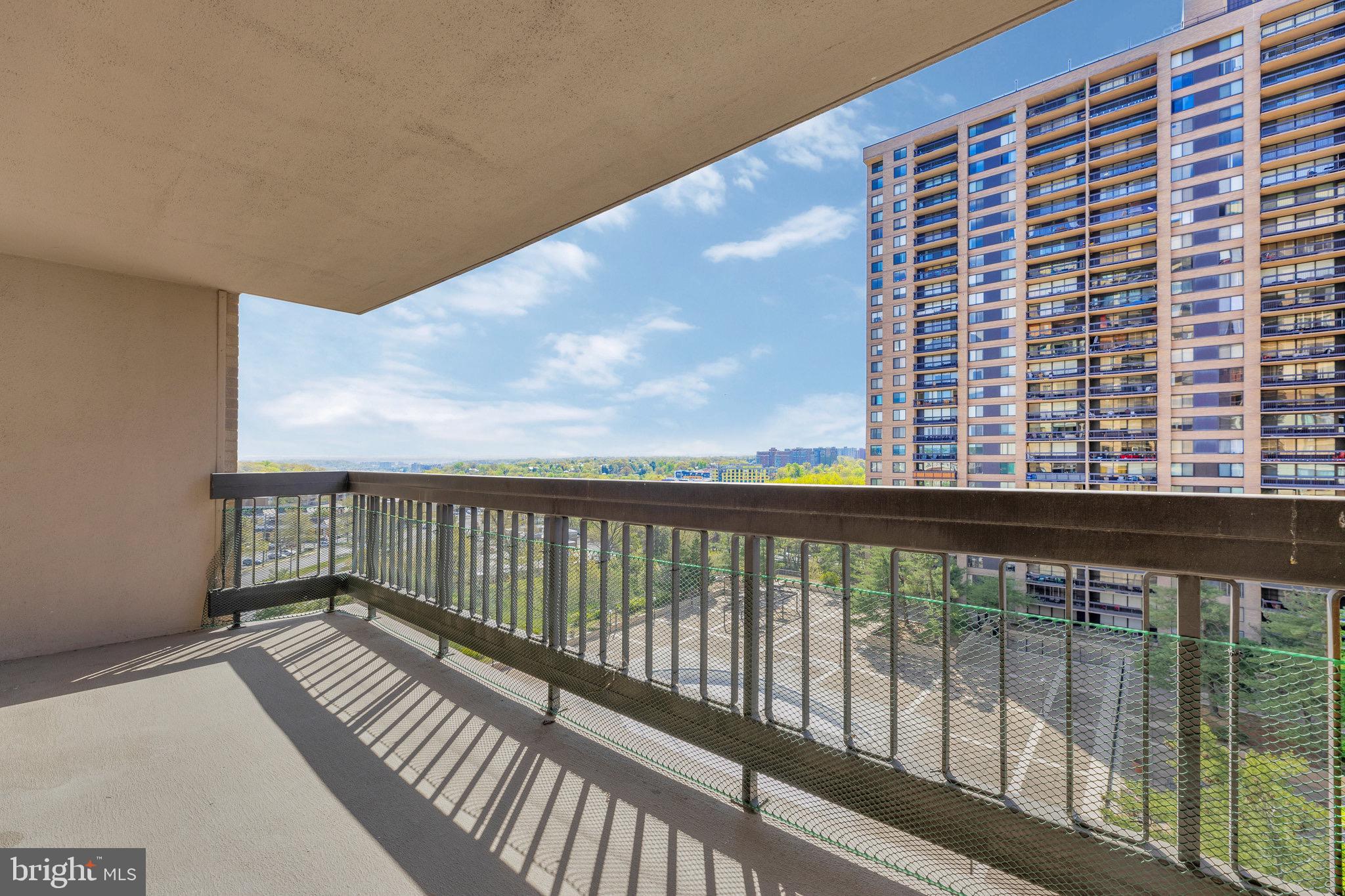 SKYLINE PLAZA - Residential