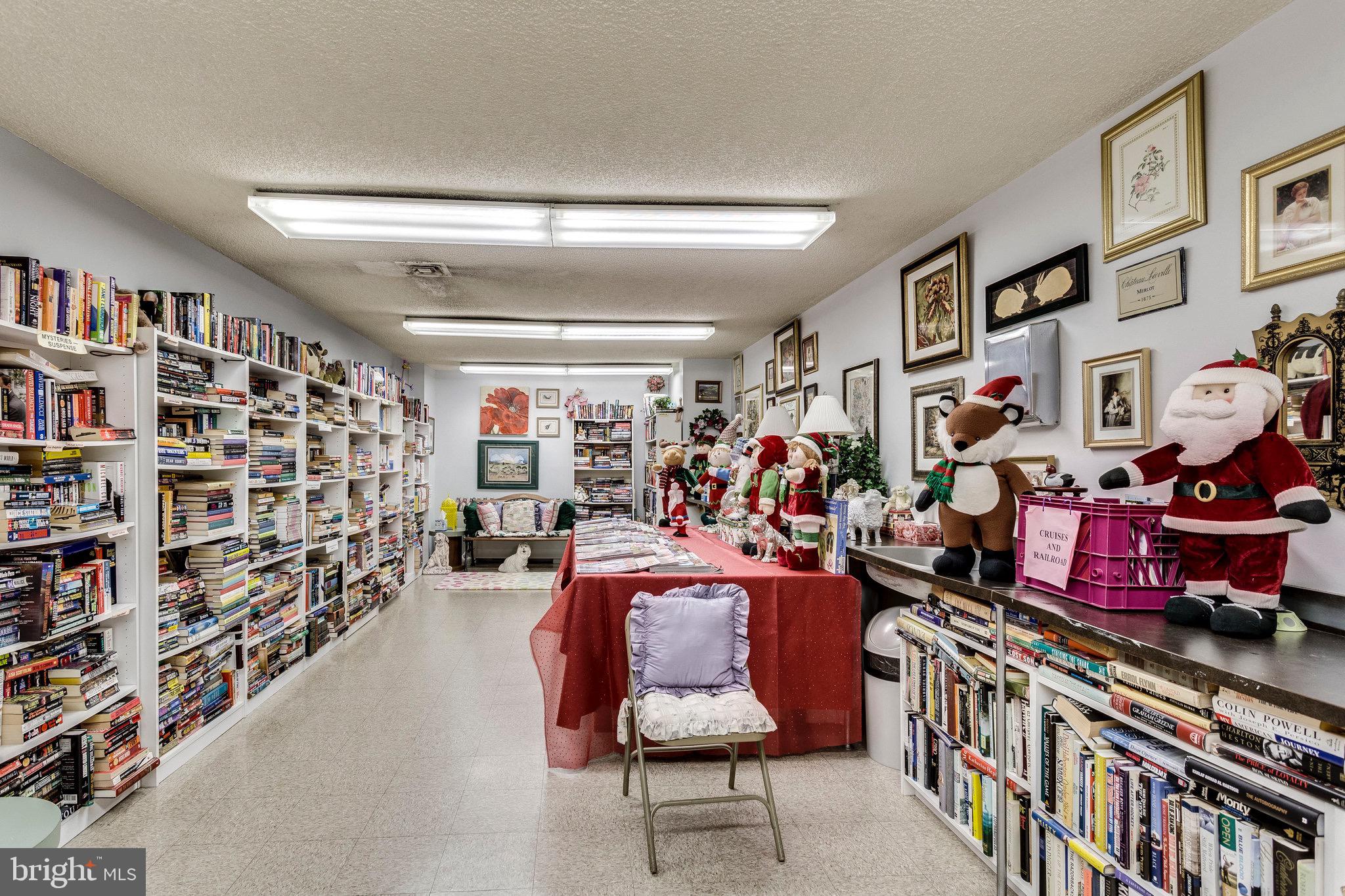 SKYLINE PLAZA - Residential