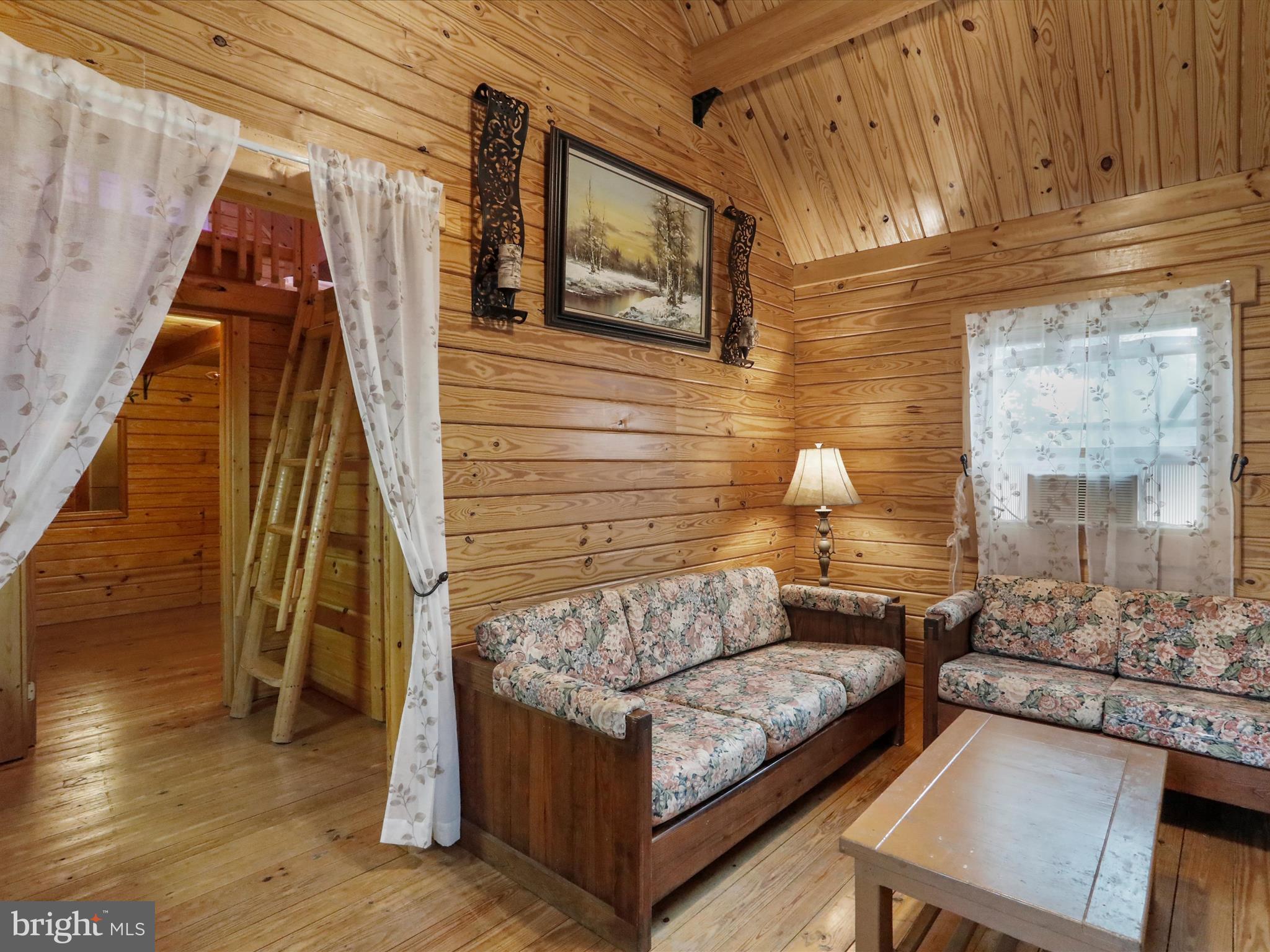 BLUFFS ON THE POTOMAC - Residential