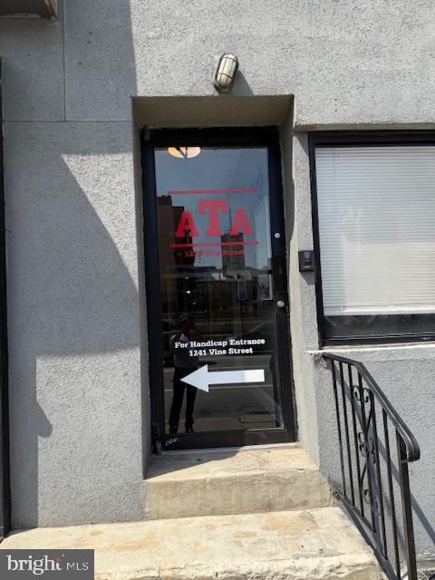 1235 VINE STREET 37