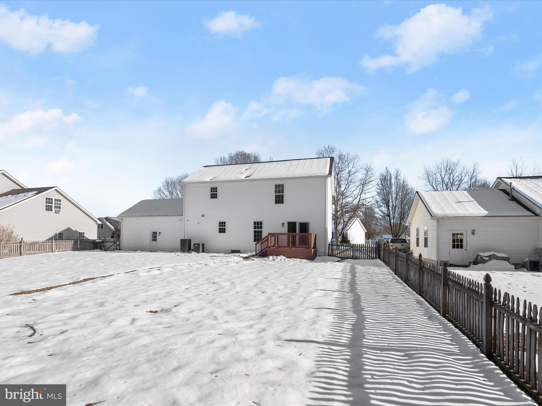 WAYLANDS - Residential