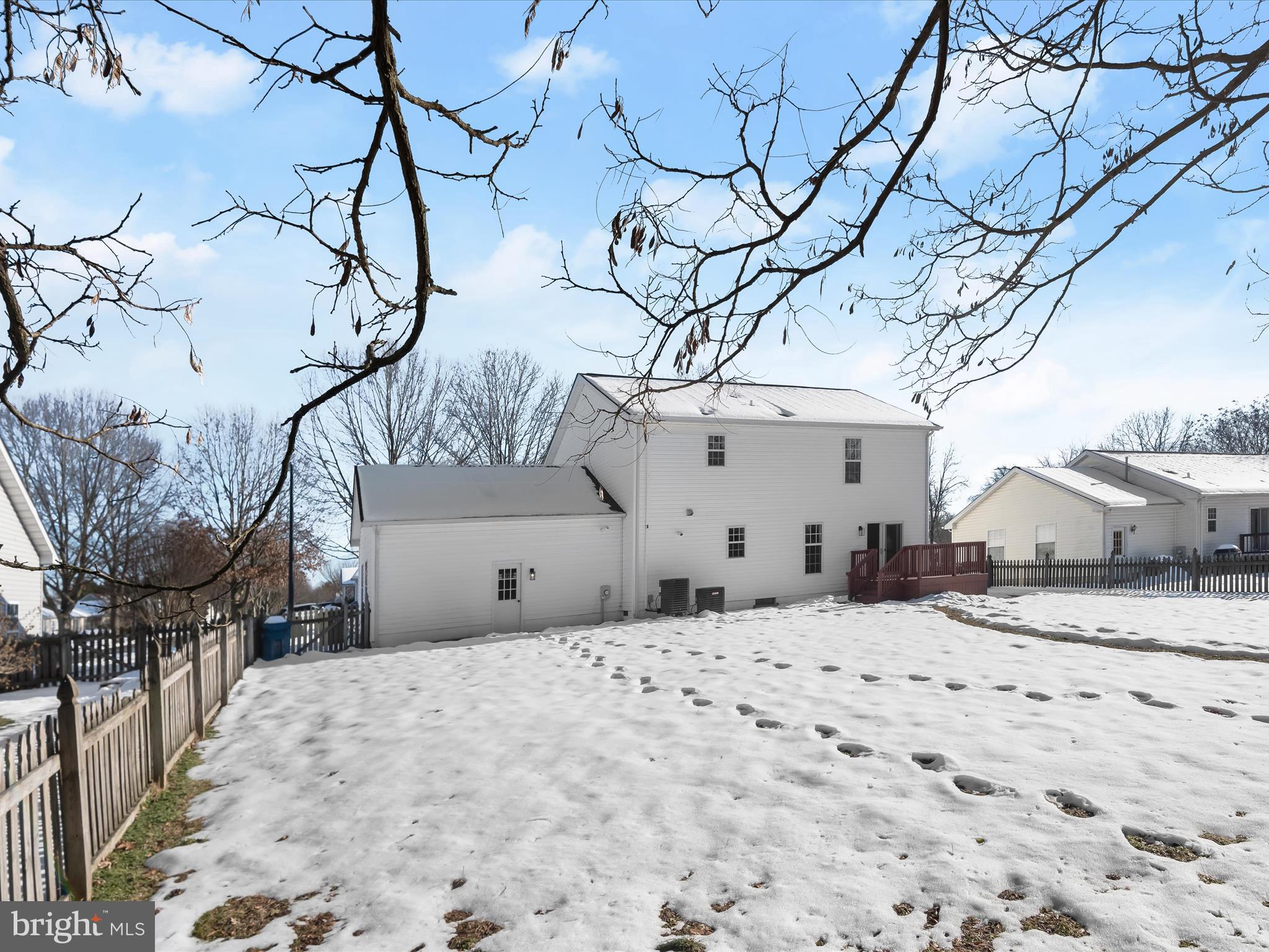 WAYLANDS - Residential