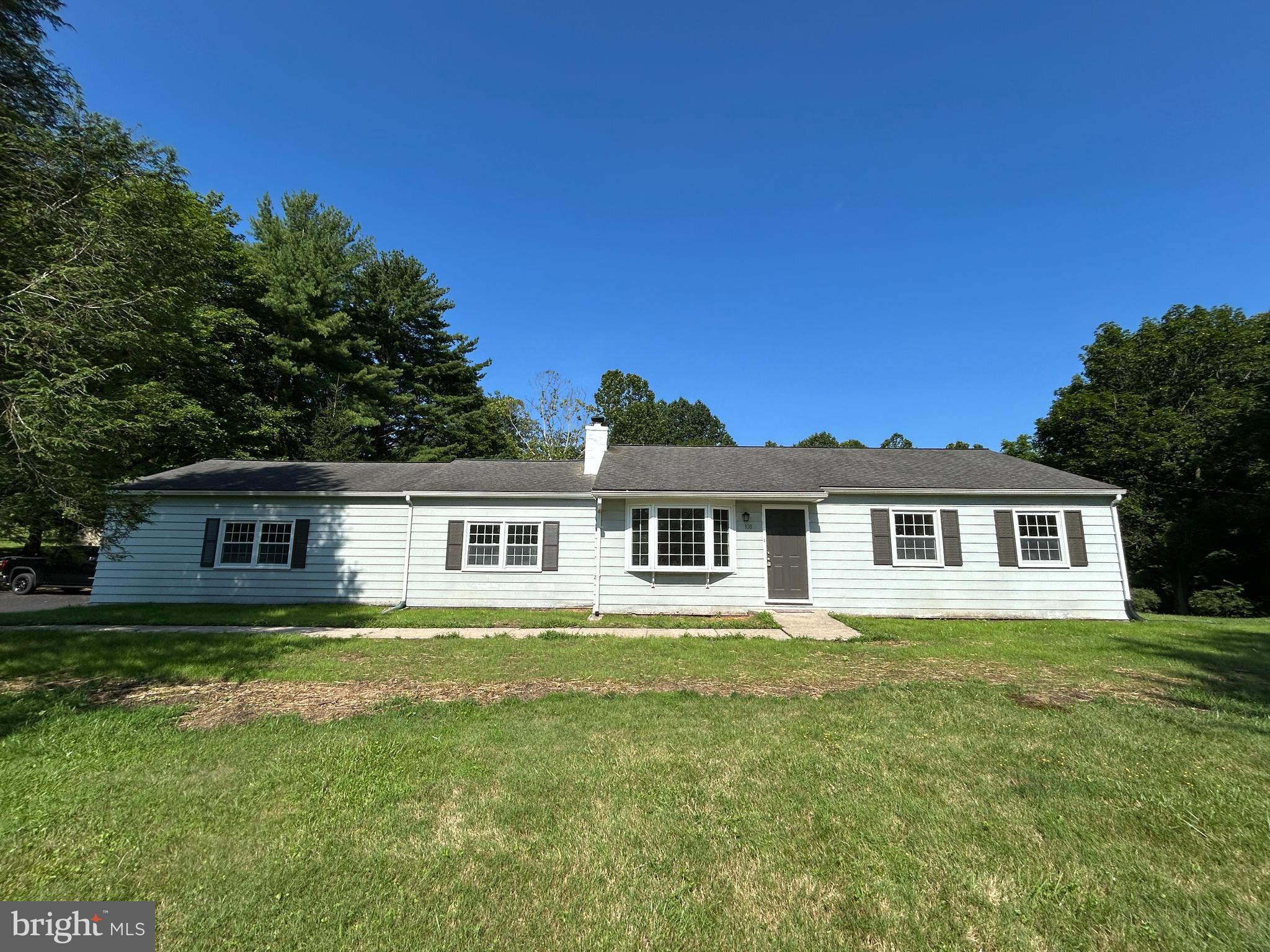 Anybody looking for a home with plenty of privacy and an in-ground pool to cool off in the summer time ☀️? This 3 bedroom, 2 bathroom home has opened the pool just in time for the Summer heat. Perfect timing for end of the summer pool parties. Located on a 1 acre lot on a very private location that is just minutes to Marsh Creek State park. It features hardwood flooring, a large finished basement, a large sunroom that overlooks the pool, a living room with a wood burning fireplace, a large family room with vaulted ceilings, and a 20x25 two-car attached garage 🚘 🚘 with two workbenches. The kitchen and bathrooms need some updating, but it is a steal at this price! Located in the award-winning Downingtown School district with the #2 school in the state according to US News And World Report, the STEM Academy.