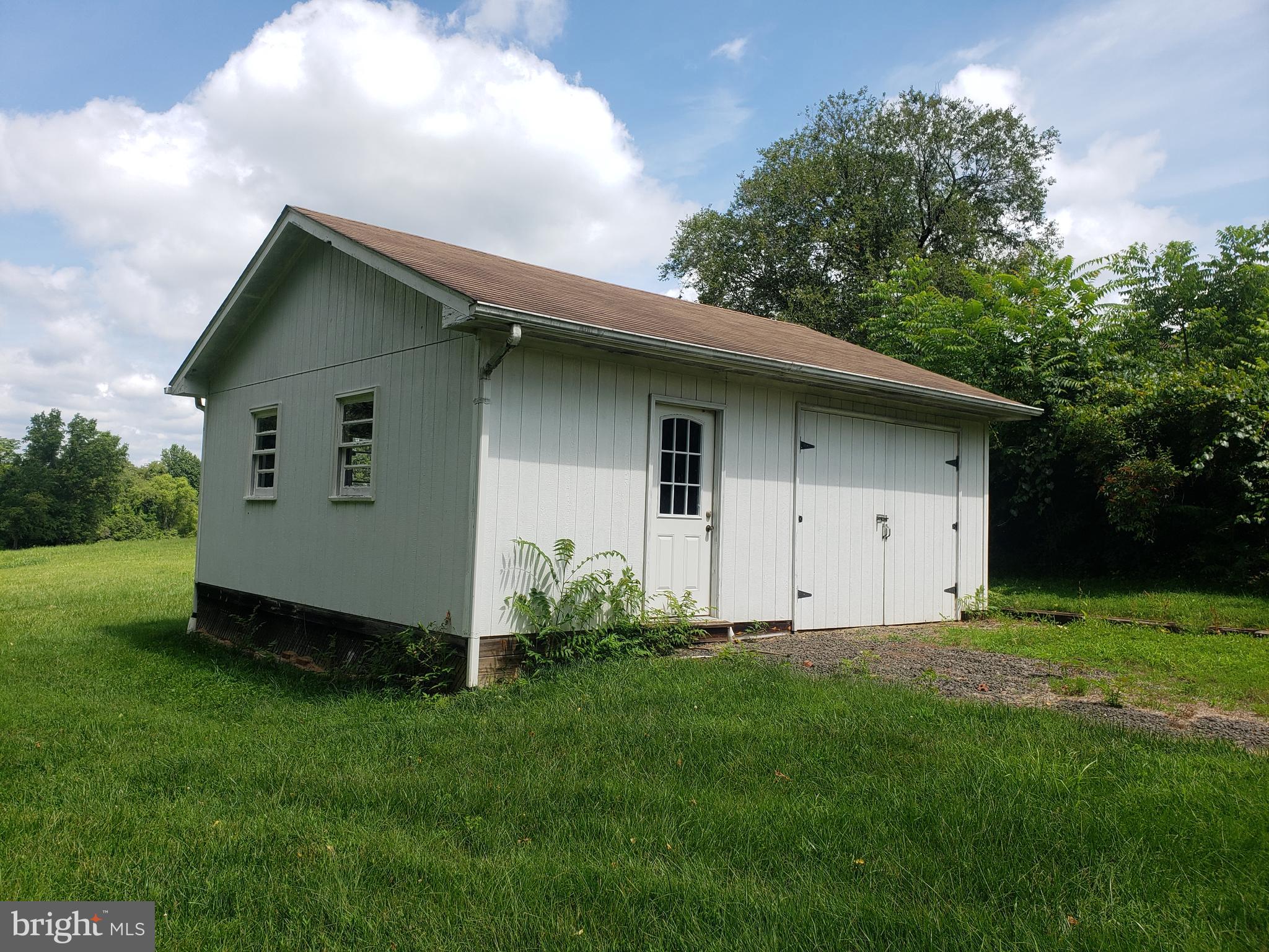 LAKE ATHLONE ESTATES - Residential