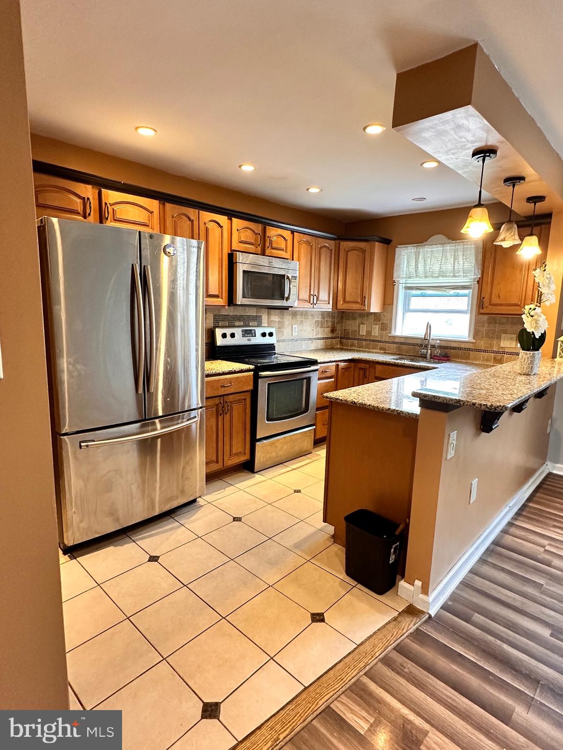 4424 SHEFFIELD AVENUE