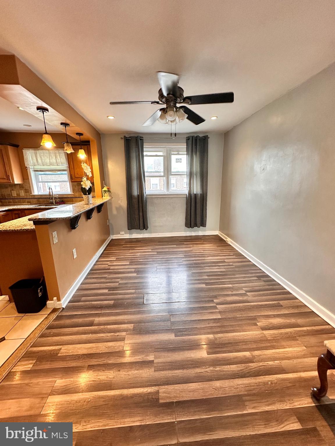 4424 SHEFFIELD AVENUE