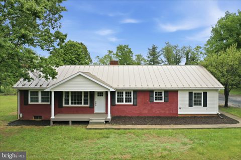 Homes For Sale - 711 Rileyville Road<br/> Page County, RILEYVILLE, VA 22650