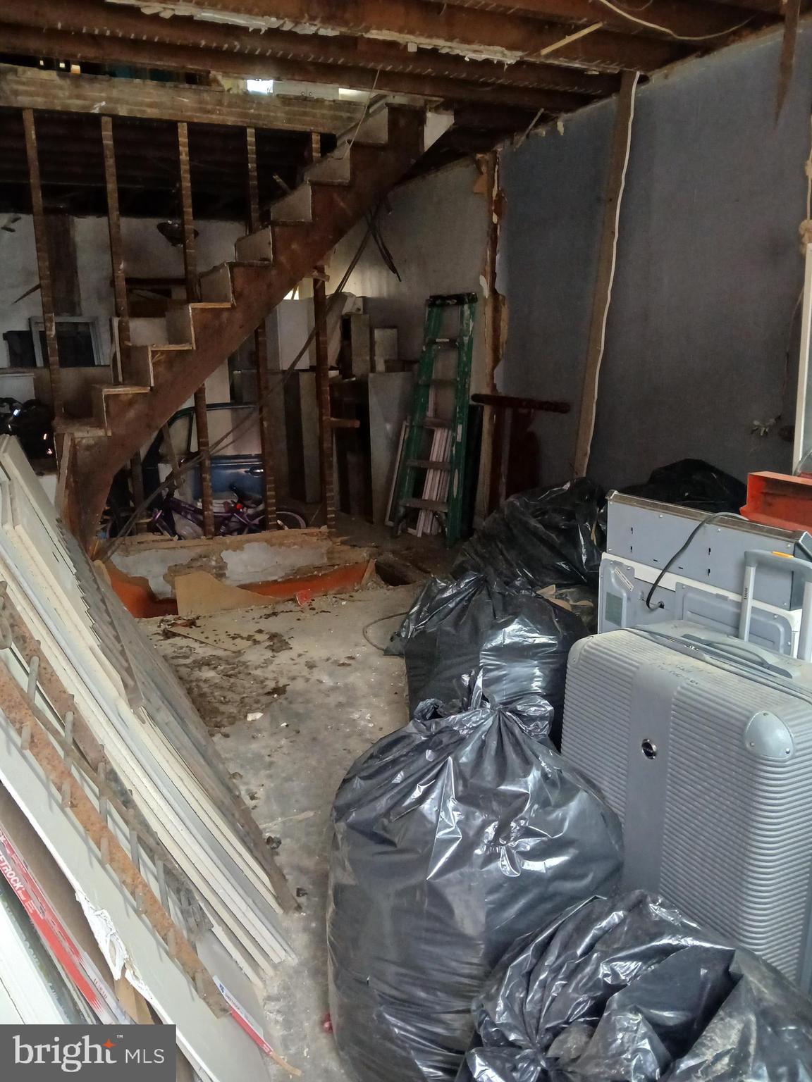 1843 E WISHART STREET