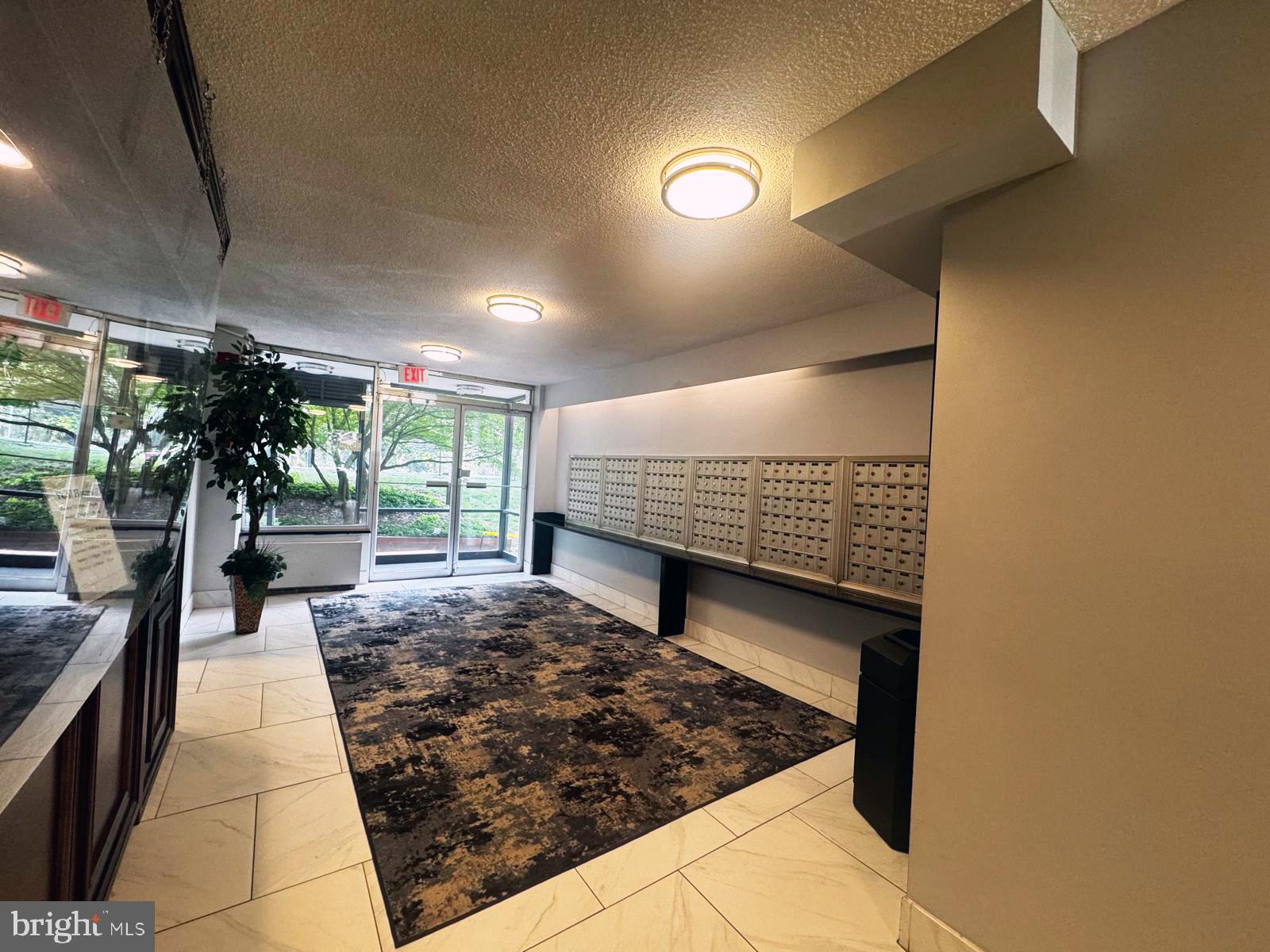 HUNTINGTON CLUB - Residential Lease