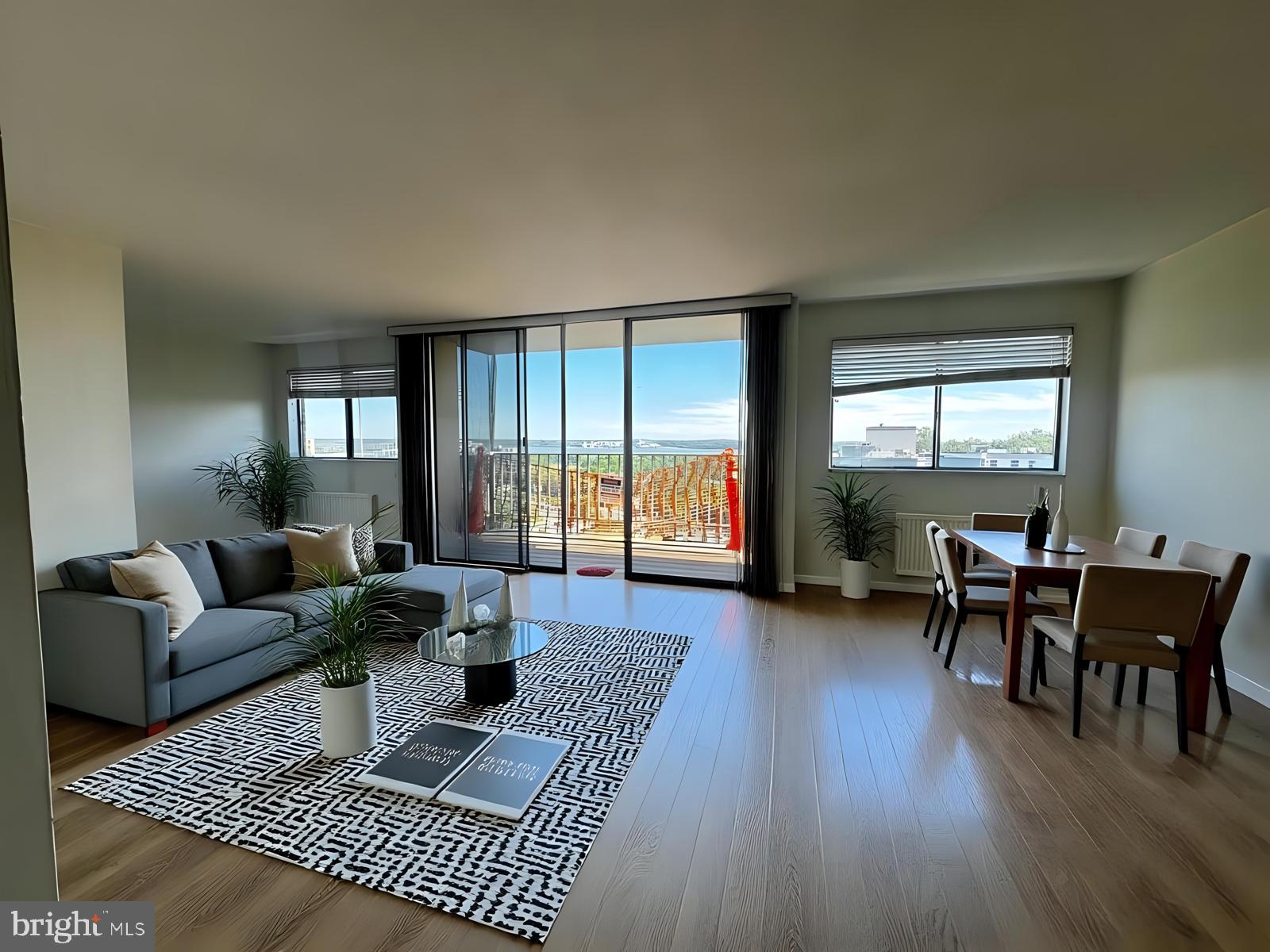 HUNTINGTON CLUB - Residential Lease