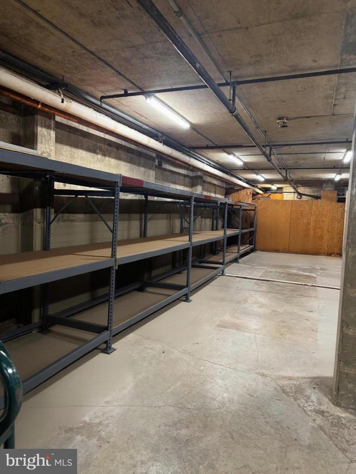 HUNTINGTON CLUB - Residential Lease