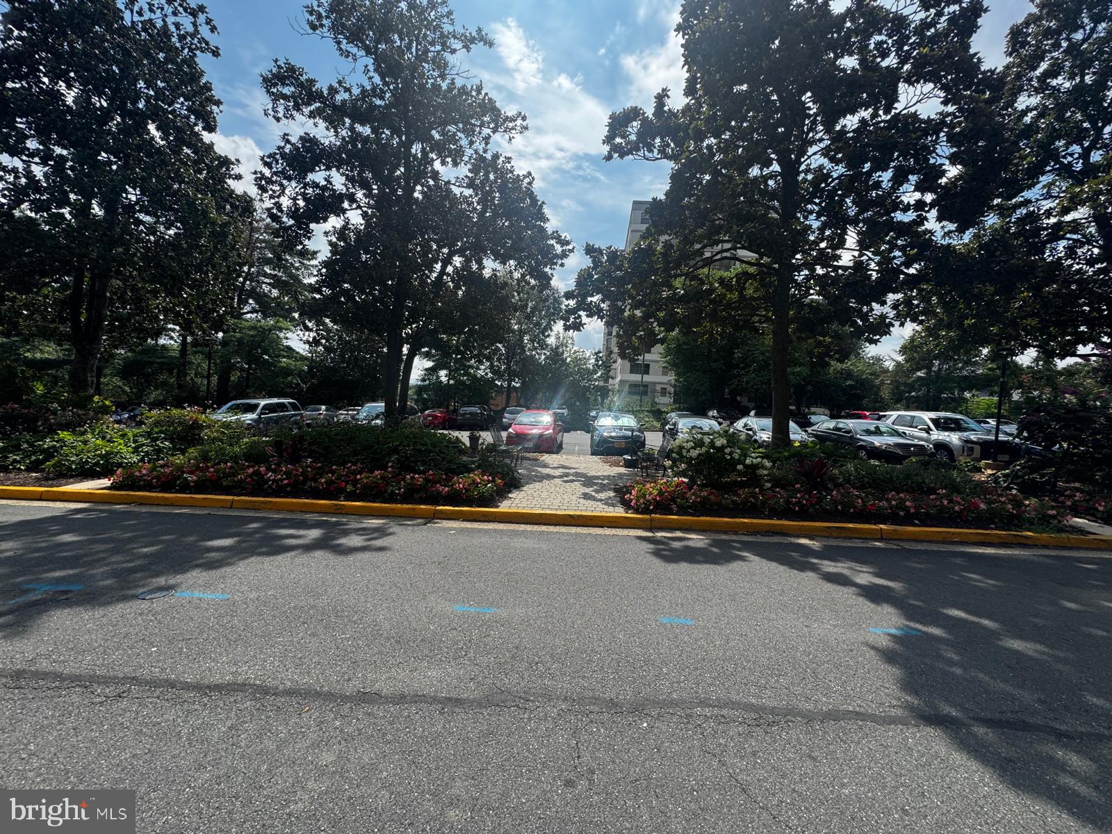 HUNTINGTON CLUB - Residential Lease